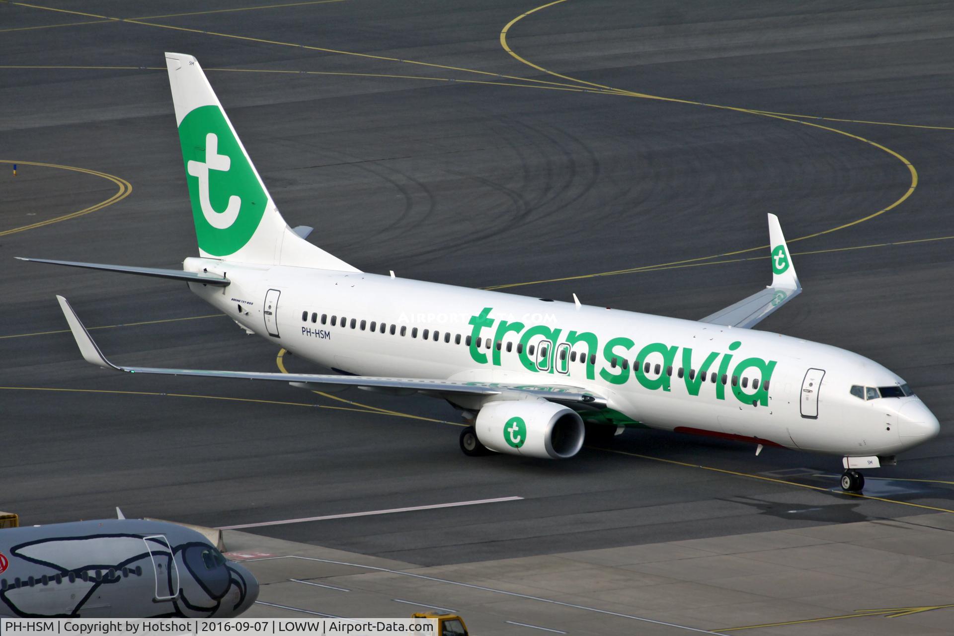 PH-HSM, 2015 Boeing 737-8K2 C/N 42067, Taxing from the gate
