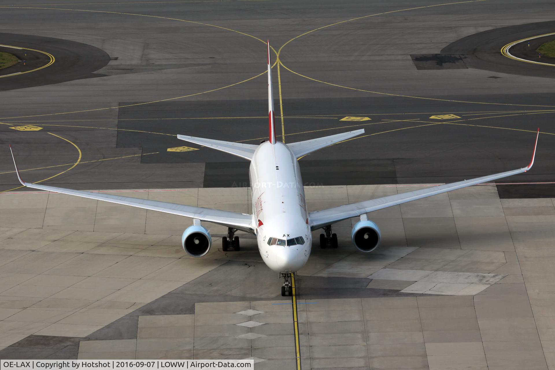 OE-LAX, 1992 Boeing 767-3Z9/ER C/N 27095, Top view