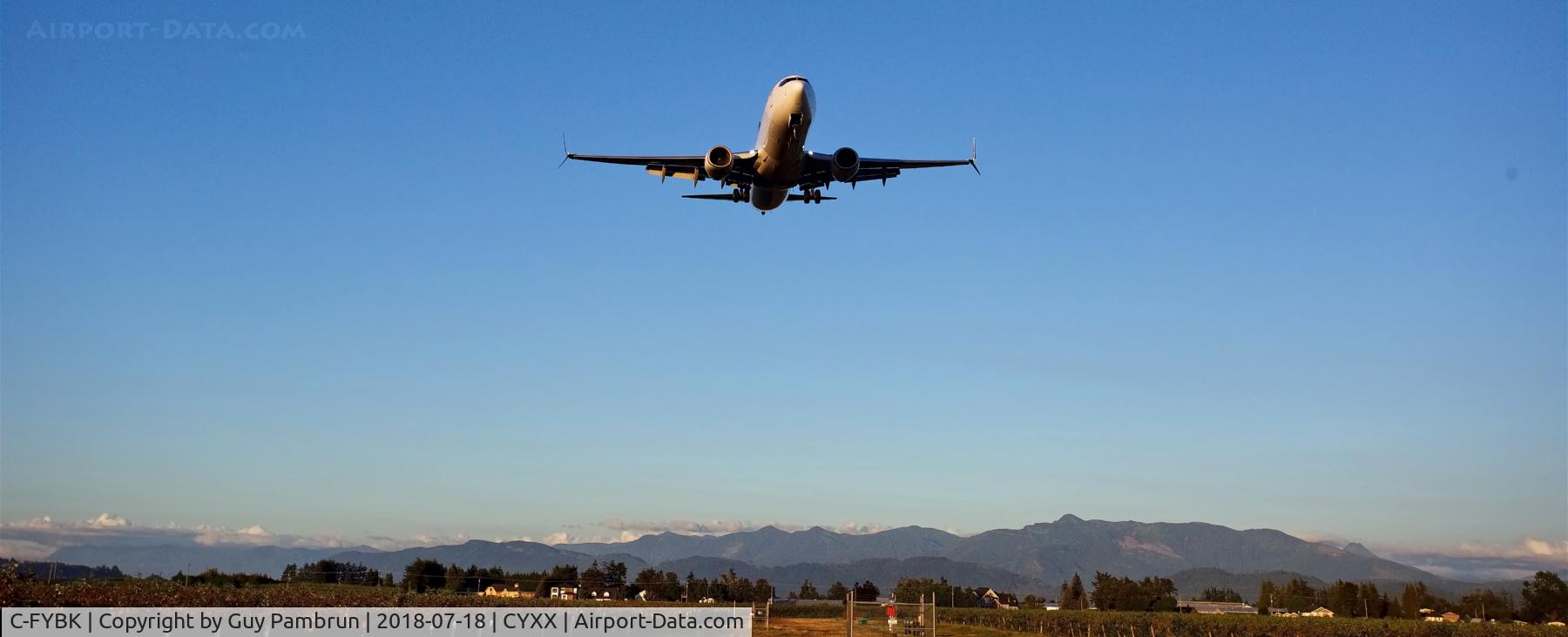 C-FYBK, 2015 Boeing 737-8CT C/N 40-336, Landing