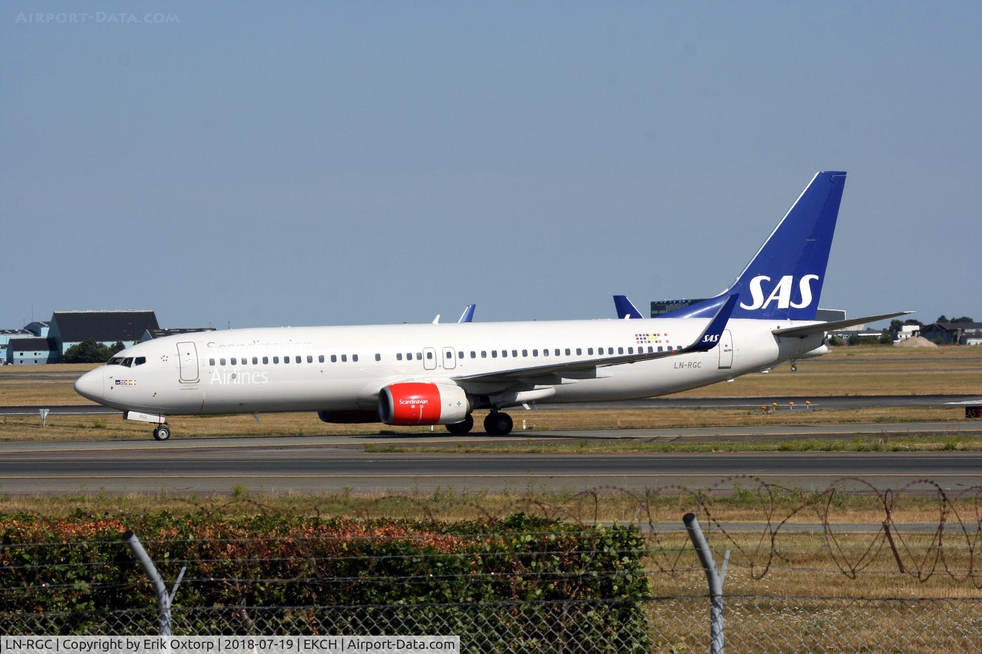 LN-RGC, 2012 Boeing 737-86N C/N 41257, LN-RGC landed rw 04L