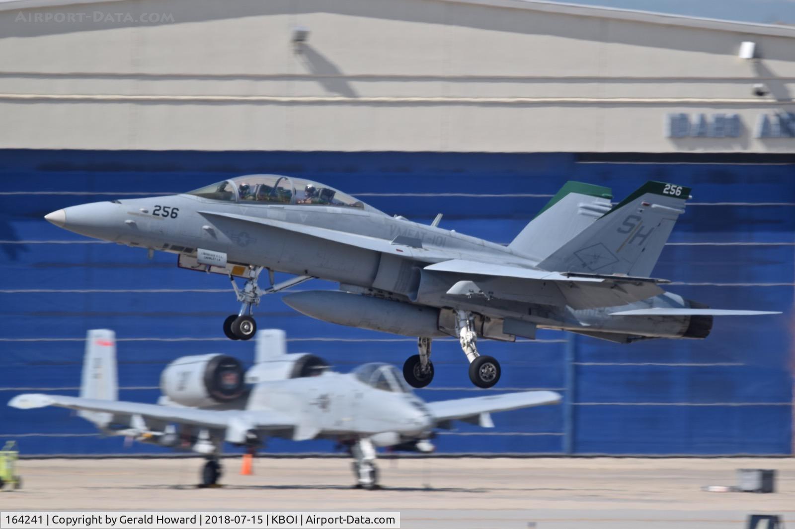 164241, 1991 McDonnell Douglas F/A-18D Hornet C/N 1004/D073, Take off from RWY 10R. VMFAT-101 