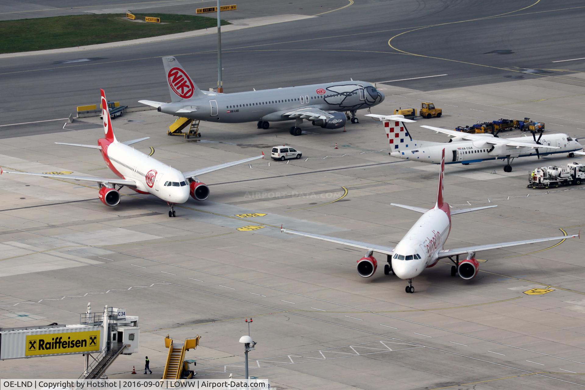 OE-LND, 2008 Airbus A319-112 C/N 3689, Synchronized taxing like on a ballet stage