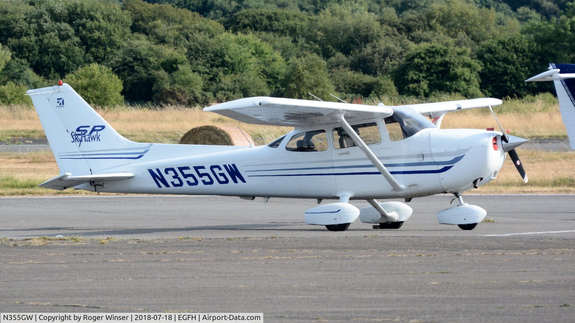 N355GW, 2003 Cessna 172S C/N 172S9355, Visiting 172S Skyhawk SP.