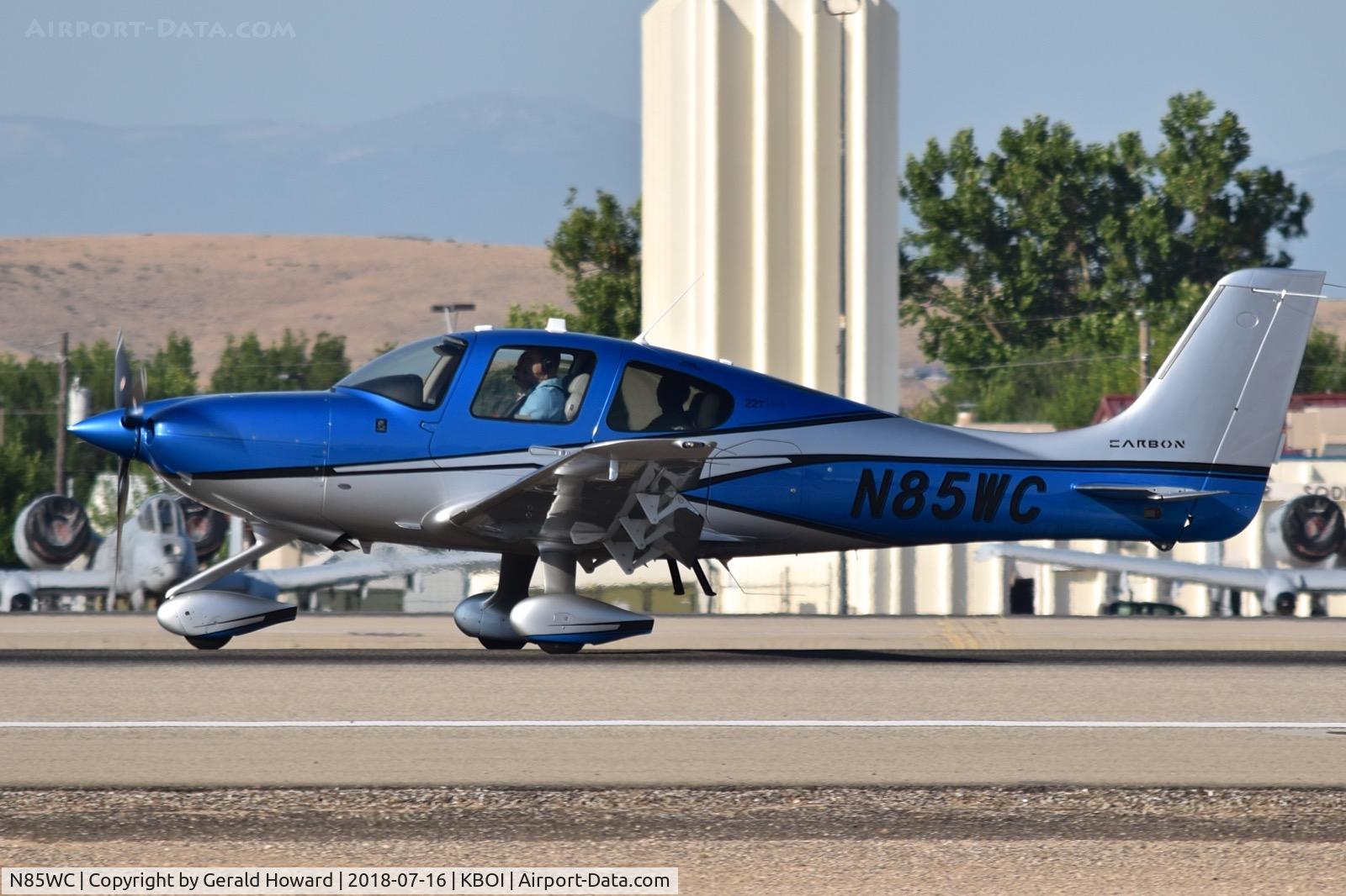 N85WC, 2016 Cirrus SR22T C/N 1464, Landing roll out on RWY 10R.