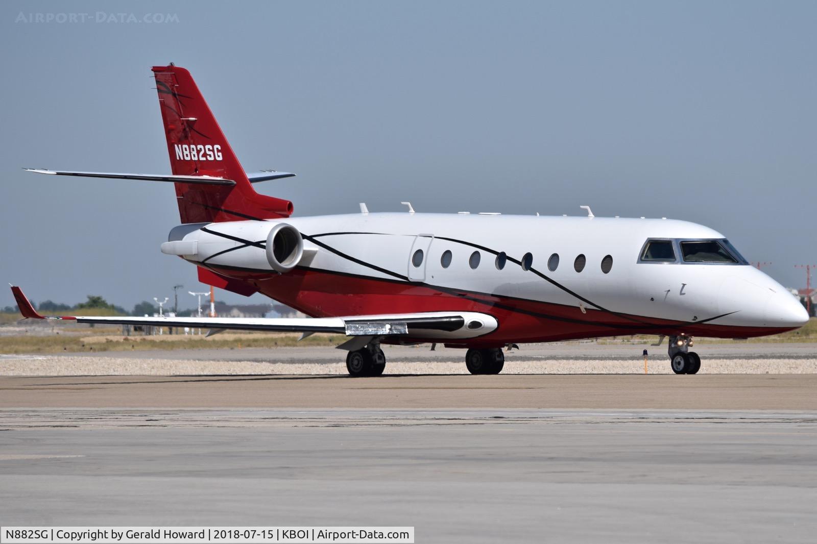 N882SG, 2003 Israel Aircraft Industries Gulfstream 200 C/N 084, Taxiing on Bravo.