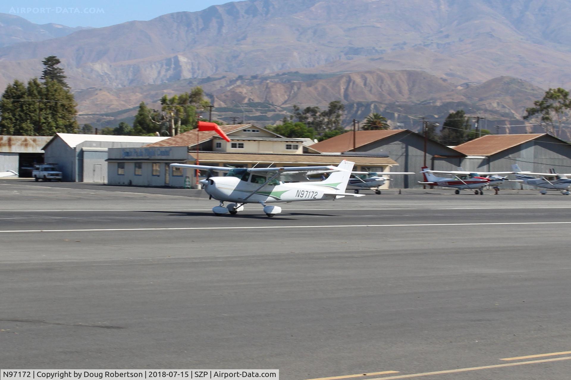 N97172, 1984 Cessna 172P C/N 17276162, 1984 Cessna 172P SKYHAWK, Lycoming O-320-D2J 160 Hp, landing roll Rwy 22