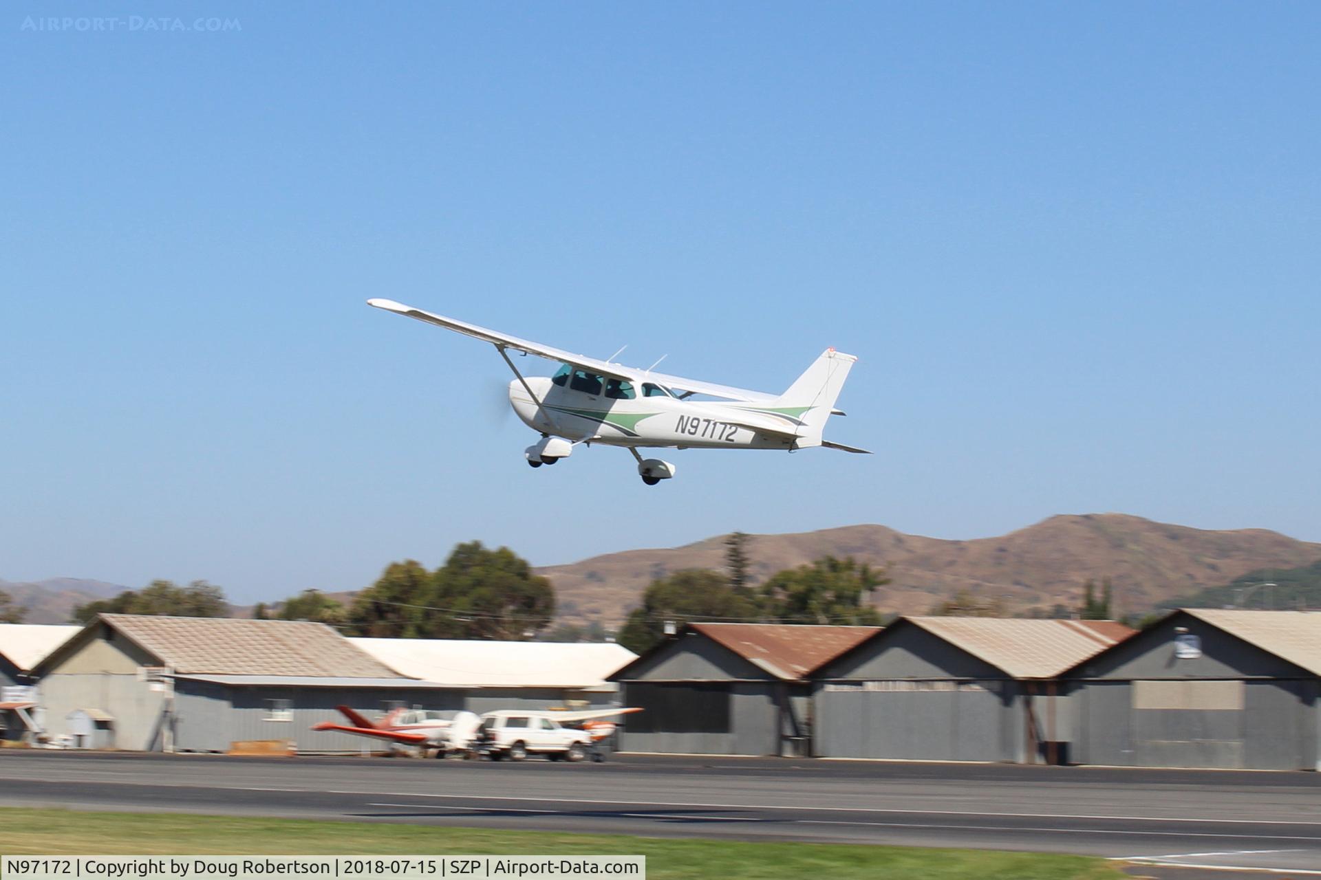 N97172, 1984 Cessna 172P C/N 17276162, 1984 Cessna 172P SKYHAWK, Lycoming O-320-D2J 160 Hp, takeoff climb Rwy 22