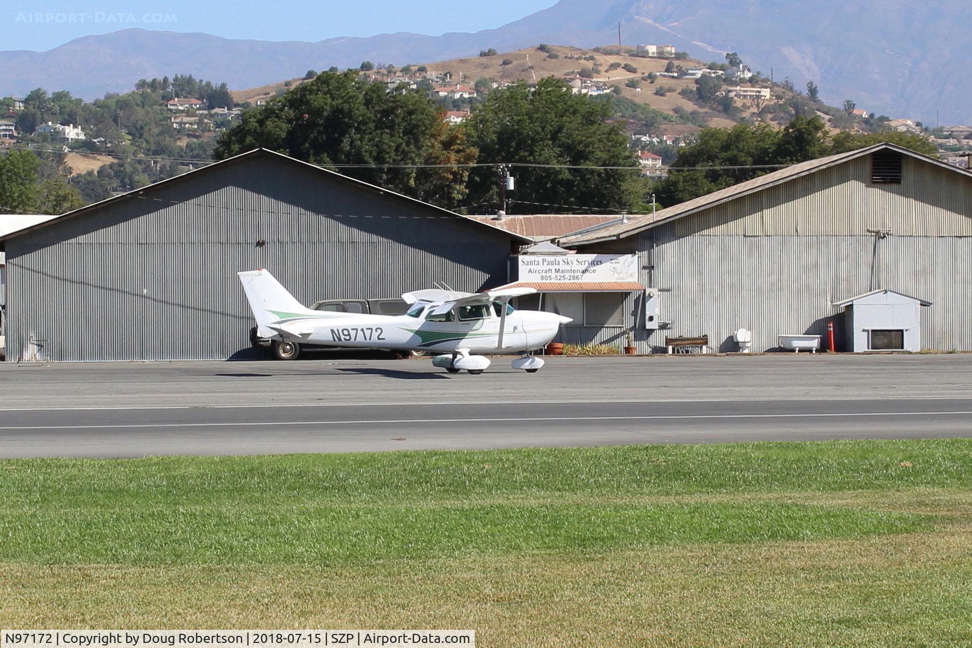 N97172, 1984 Cessna 172P C/N 17276162, 1984 Cessna 172P SKYHAWK, Lycoming O-320-D2J 160 Hp, taxi back