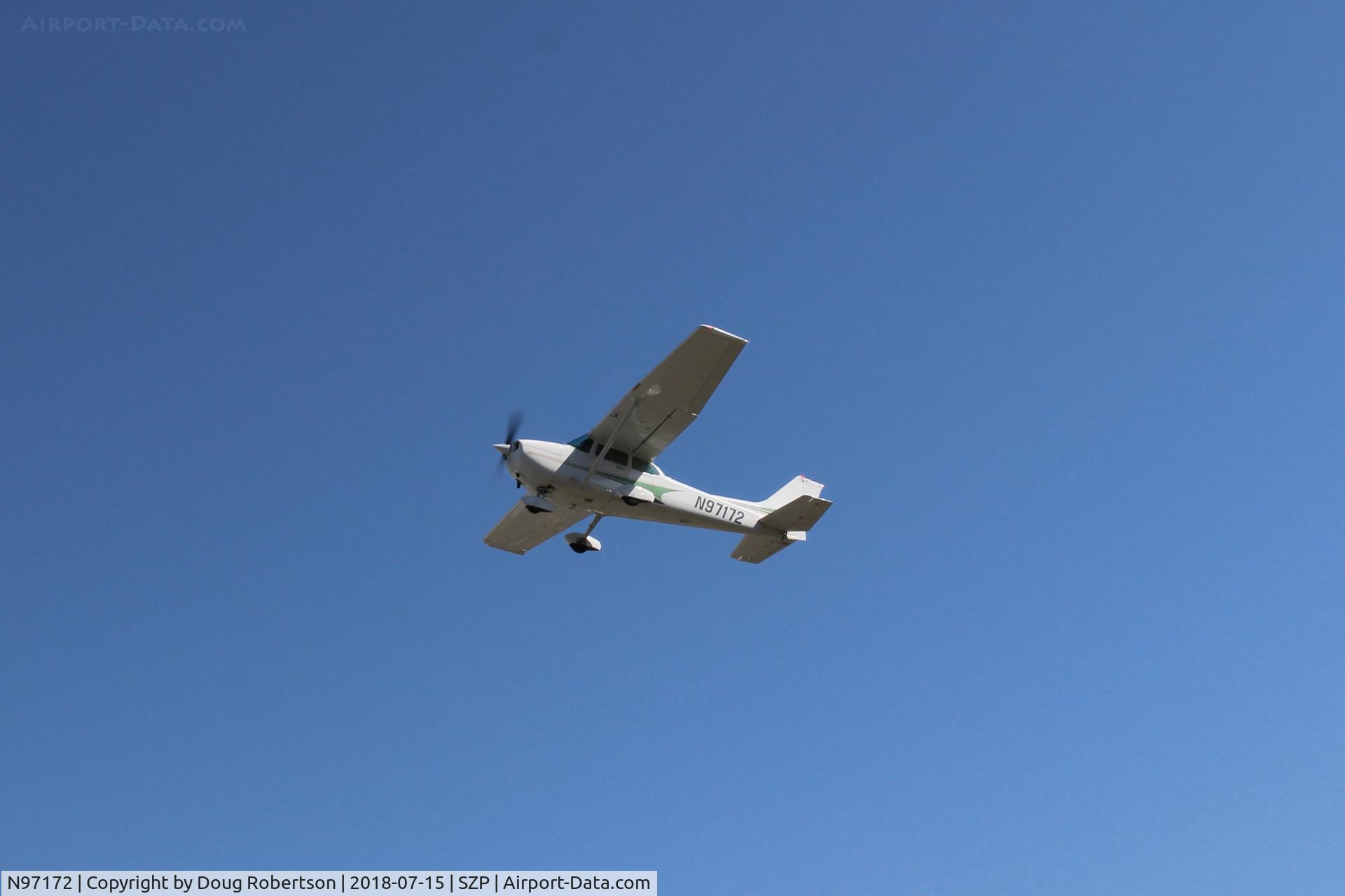 N97172, 1984 Cessna 172P C/N 17276162, 1984 Cessna 172P SKYHAWK, Lycoming O-320-D2J 160 Hp, takeoff climb Rwy 22