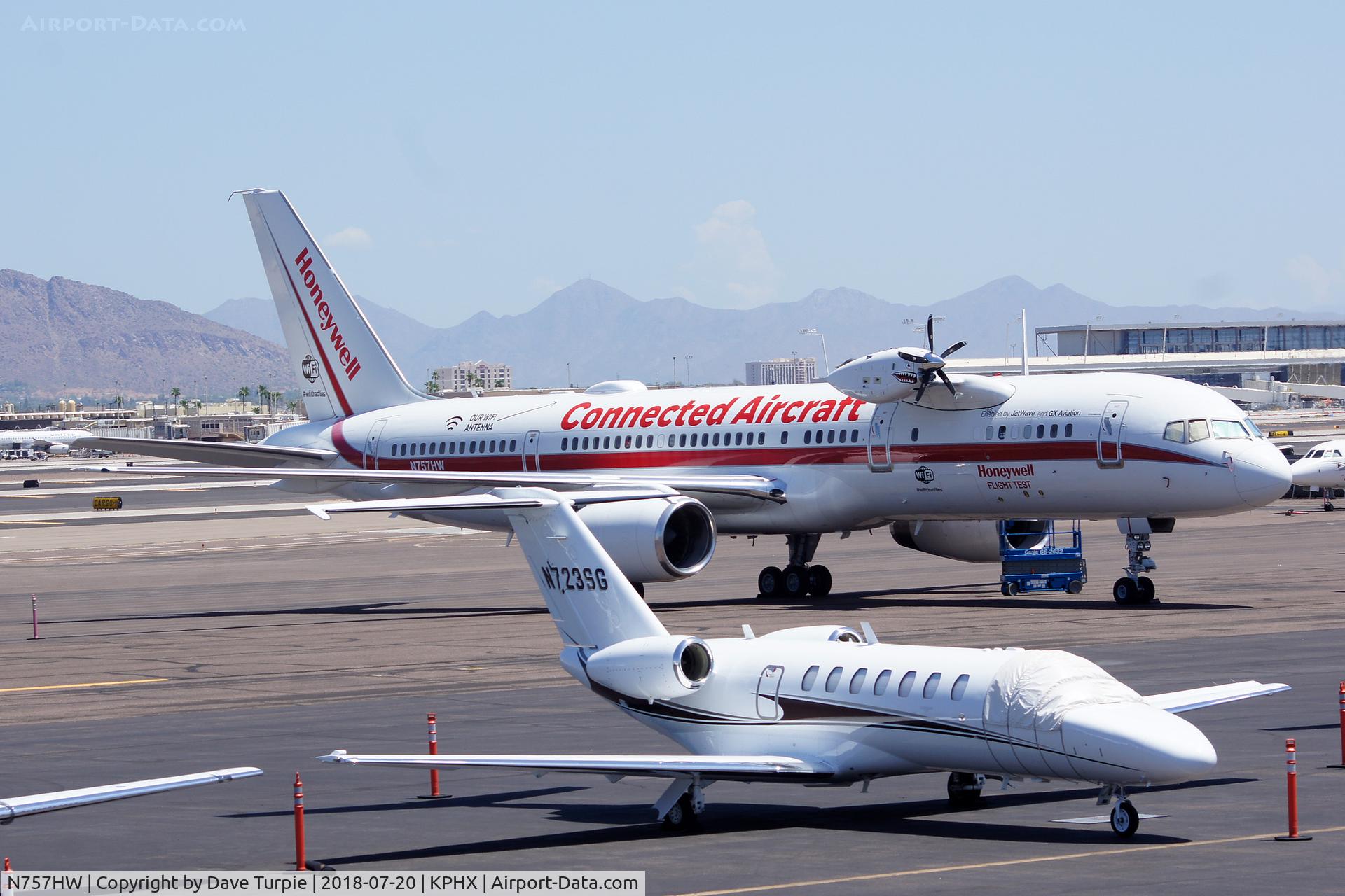 N757HW, 1982 Boeing 757-225 C/N 22194, Originally with Eastern Airlines as N504EA. 