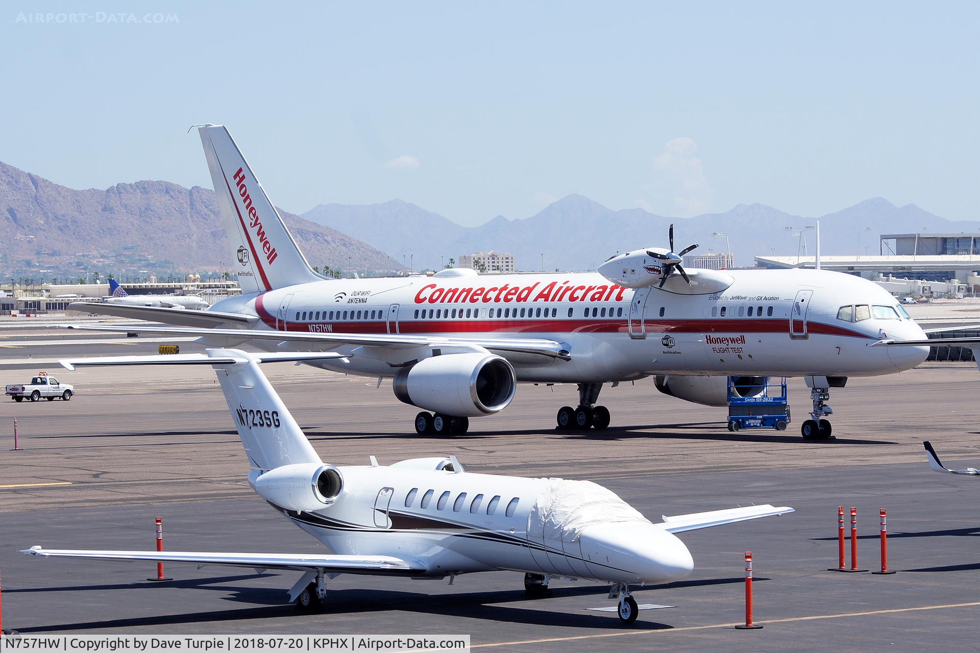 N757HW, 1982 Boeing 757-225 C/N 22194, Originally with Eastern Airlines as N504EA.  