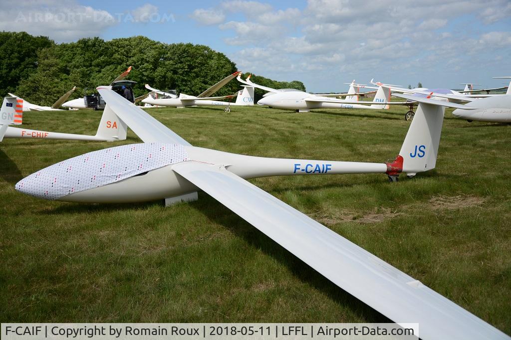 F-CAIF, 2000 Sportine Aviacija LAK-17A C/N 108, Parked