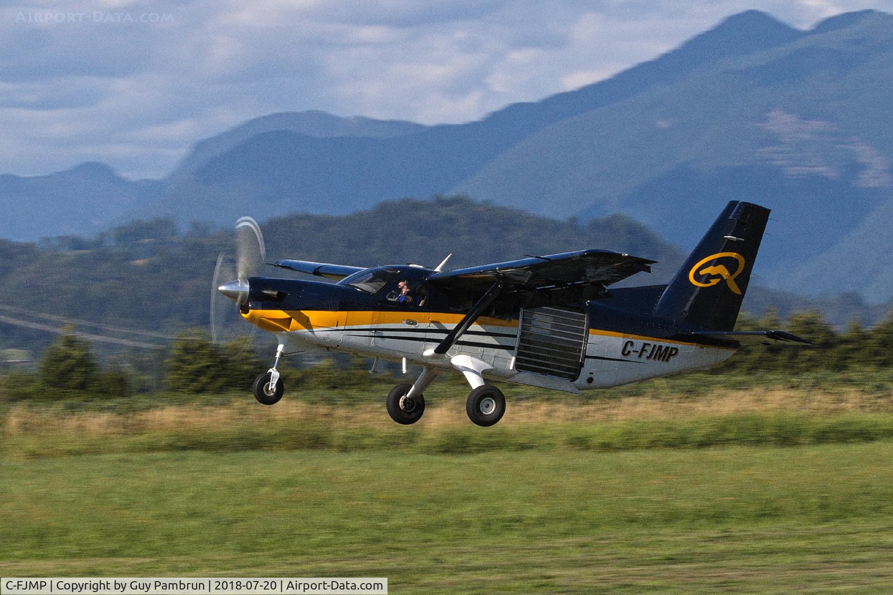 C-FJMP, 2008 Quest Kodiak 100 C/N 100-0003, Departing the Abbotsford parachute center