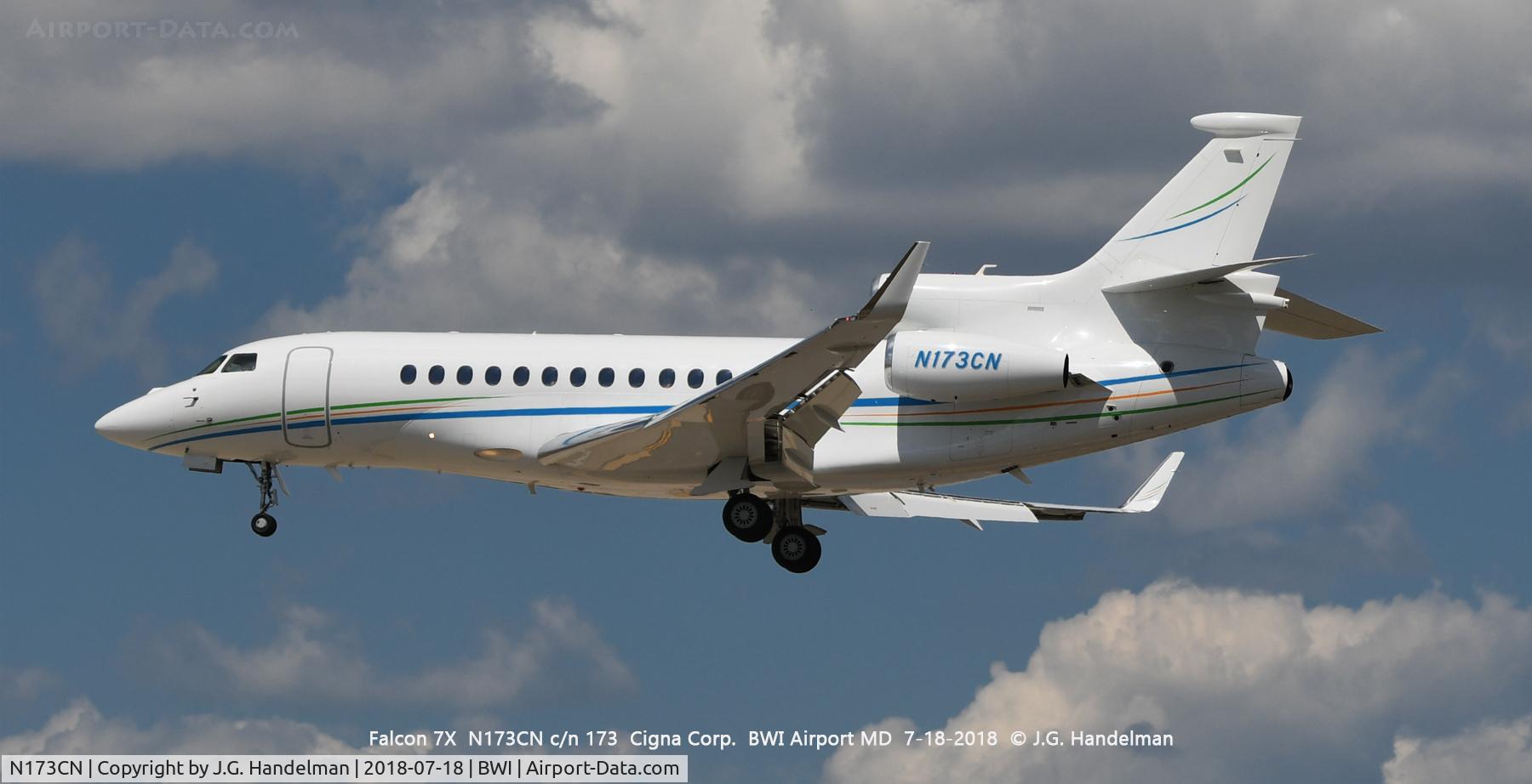 N173CN, 2012 Dassault Falcon 7X C/N 173, On final to 33L.