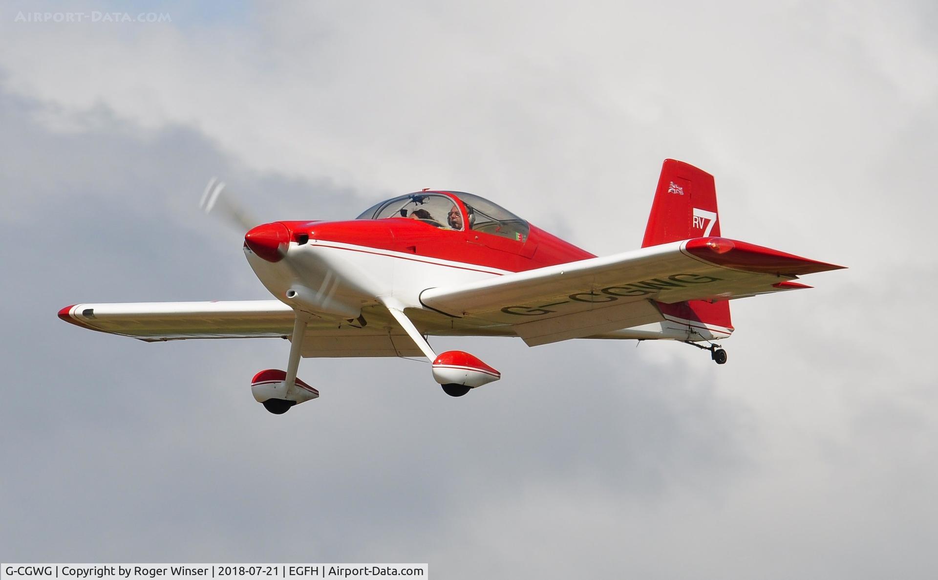 G-CGWG, 2011 Vans RV-7 C/N PFA 323-14486, Resident RV-7 finals Runway 28.