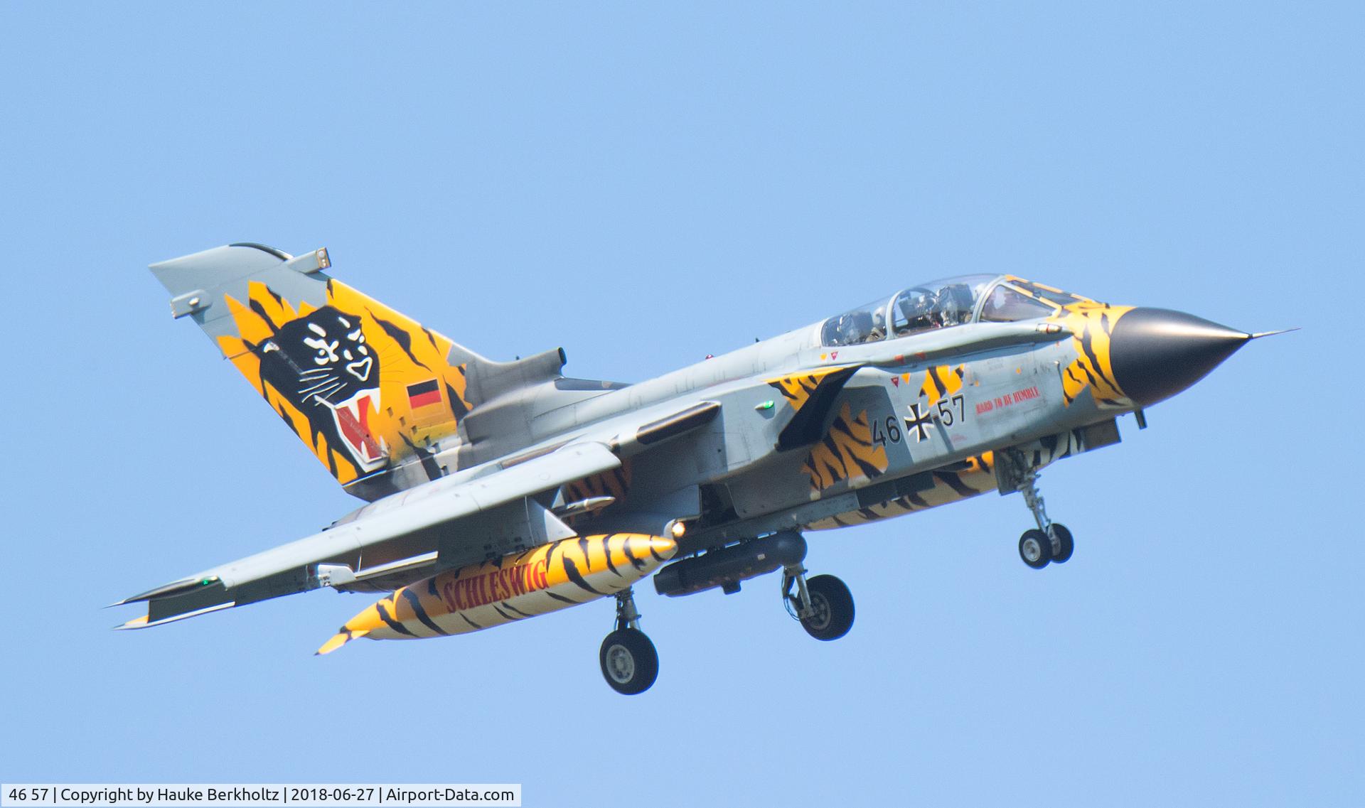 46 57, Panavia Tornado ECR C/N 906/GS290/4357, Tiger ower Jagel