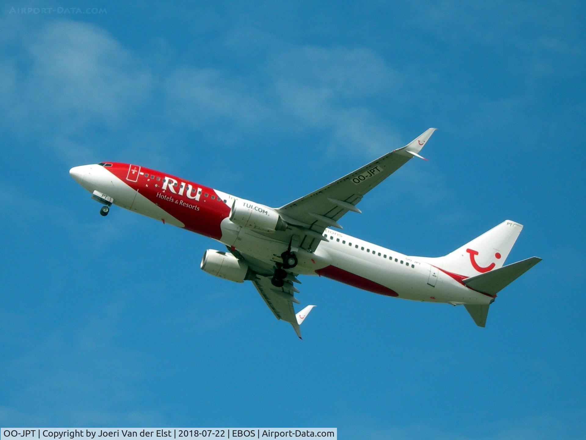 OO-JPT, 2007 Boeing 737-8K5 C/N 34691, Just after take-off rwy 26 in its new RIU hotels livery
