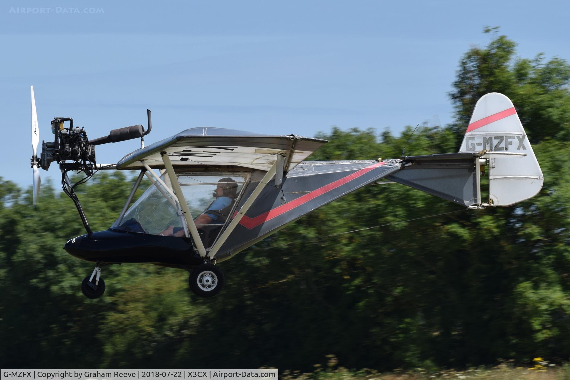 G-MZFX, 1997 Pegasus Cyclone AX2000 C/N 7322, landing at Northrepps.