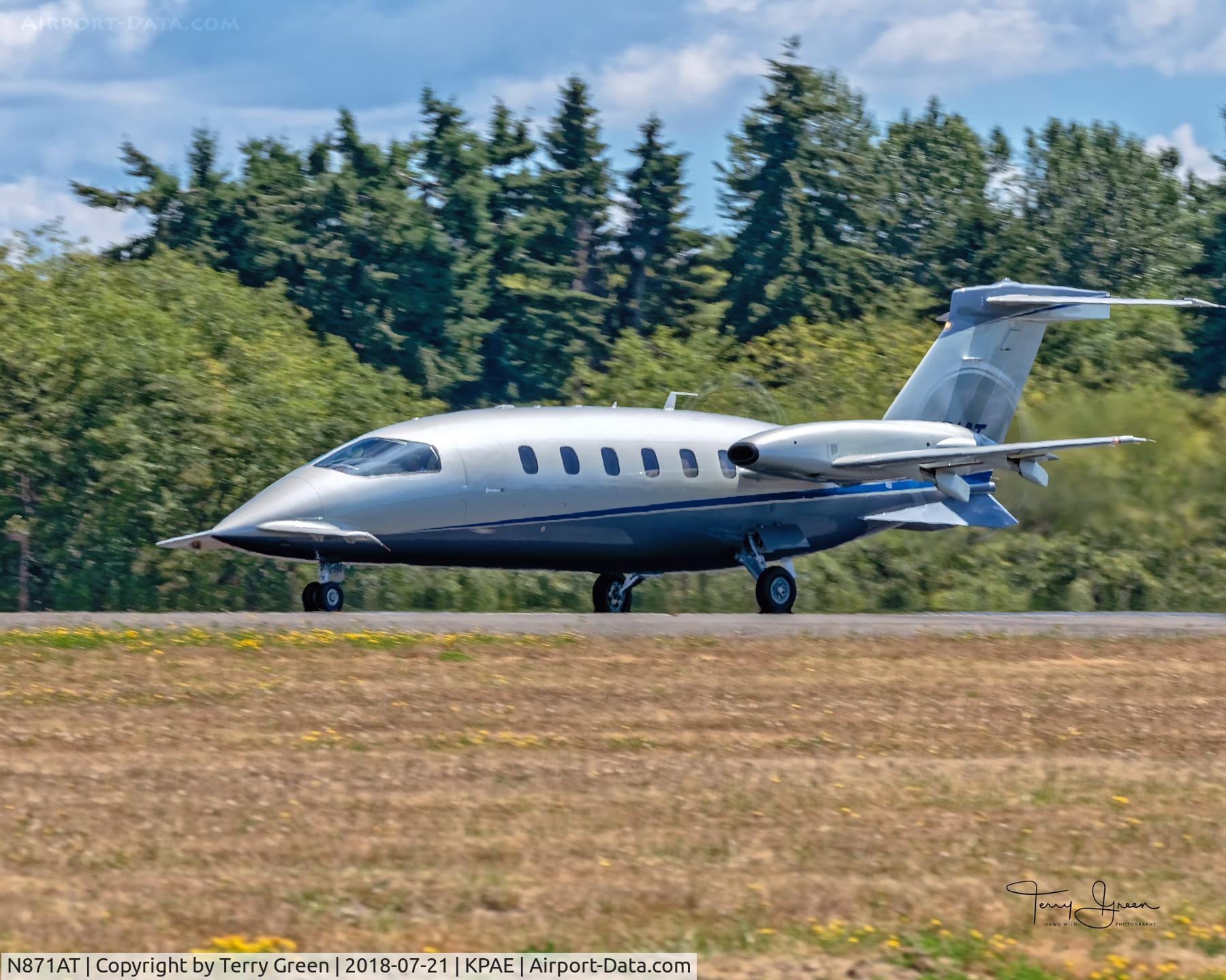 N871AT, 2009 Piaggio P-180 Avanti II C/N 1200, Paine Field KPAE