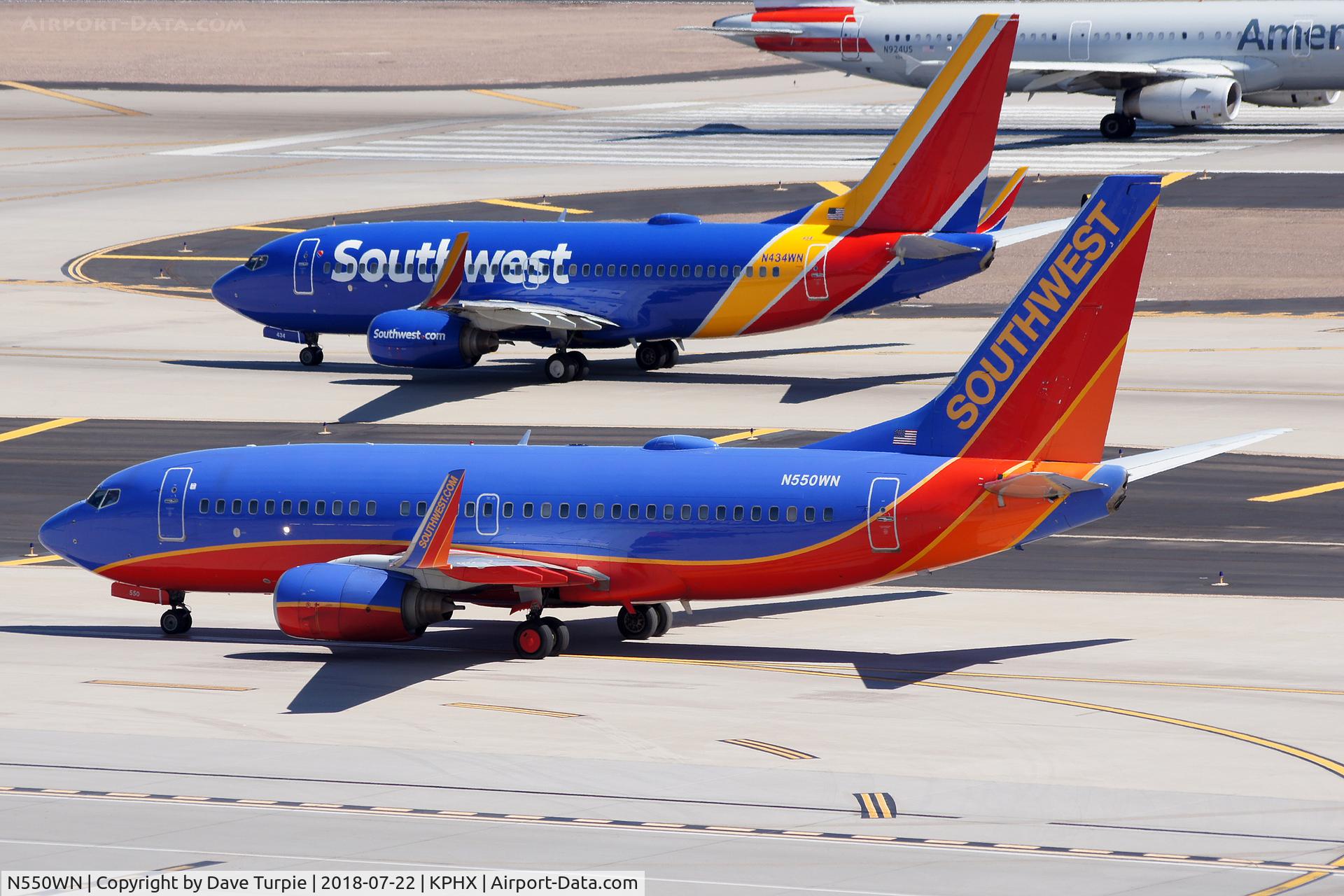 N550WN, 2001 Boeing 737-76Q C/N 30279, N434WN is in the background.