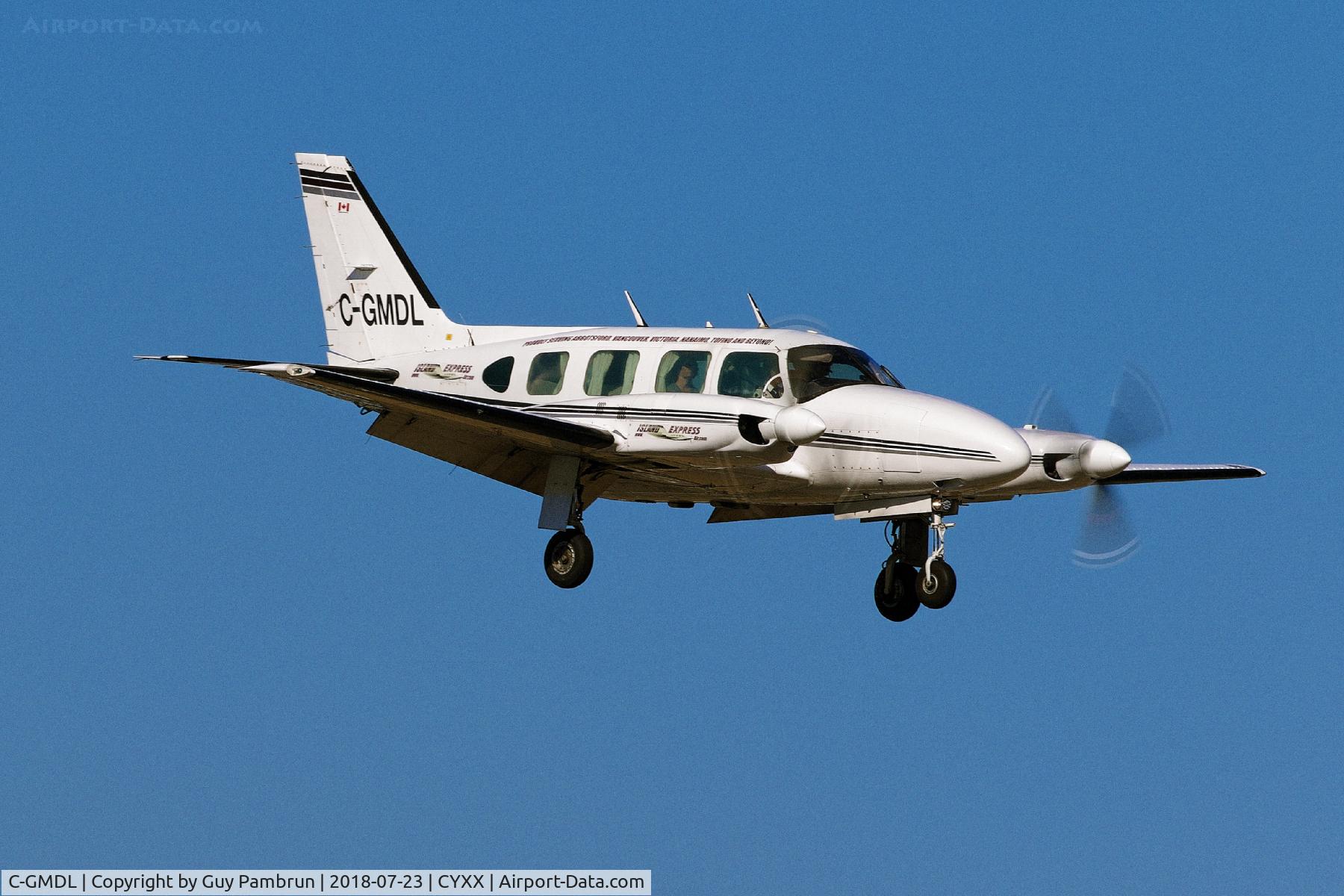 C-GMDL, 1975 Piper PA-31-325 Navajo C/R C/N 31-7512033, Landing on 19