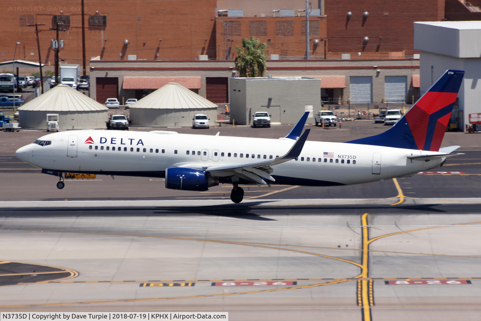 N3735D, 2000 Boeing 737-832 C/N 30381, No comment.