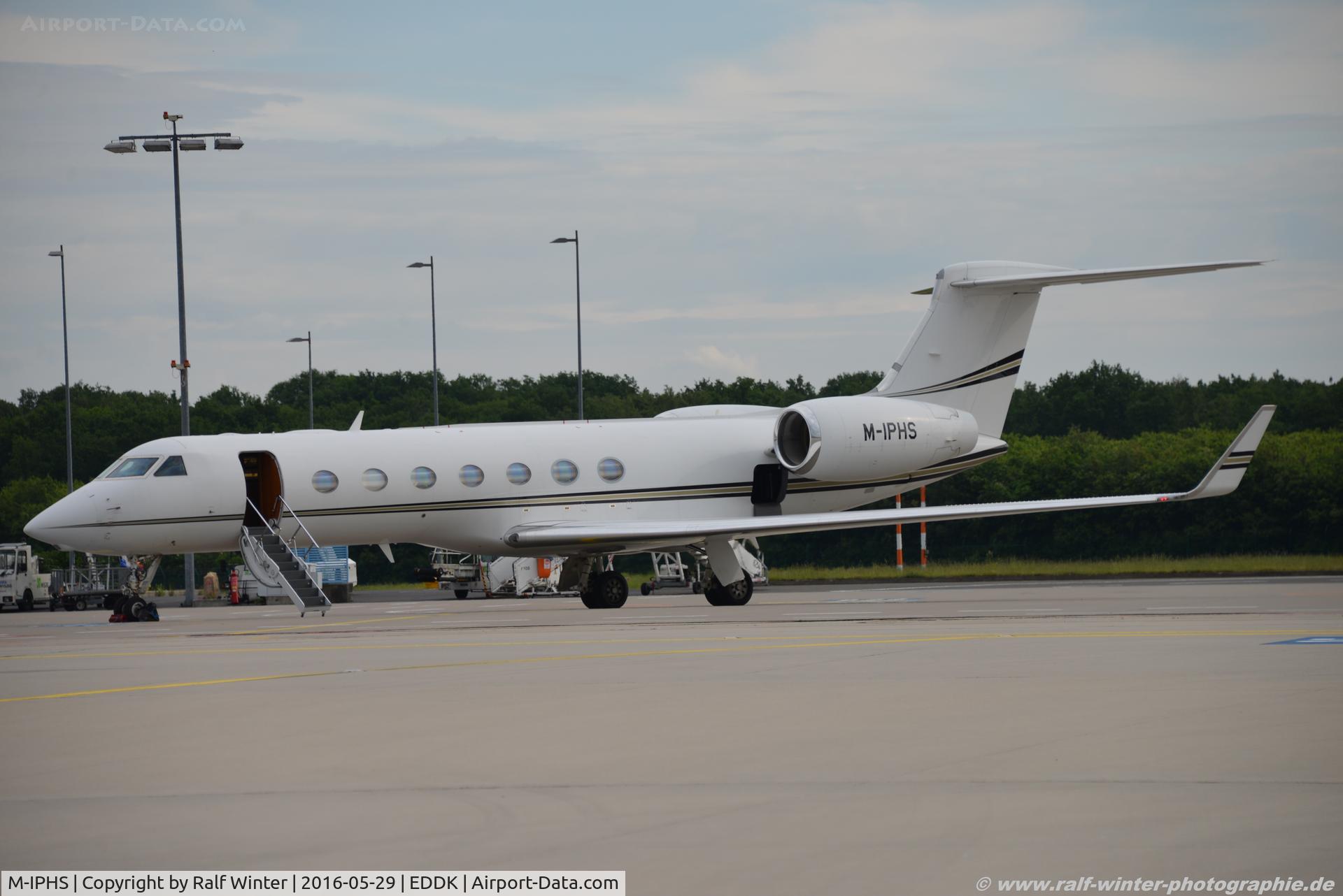M-IPHS, 2009 Gulfstream Aerospace GV-SP (G550) C/N 5246, Gulfstream GV-SP G550 - Islands Aviation - 5246 - M-IPHS - 29.05.2016 - CGN.