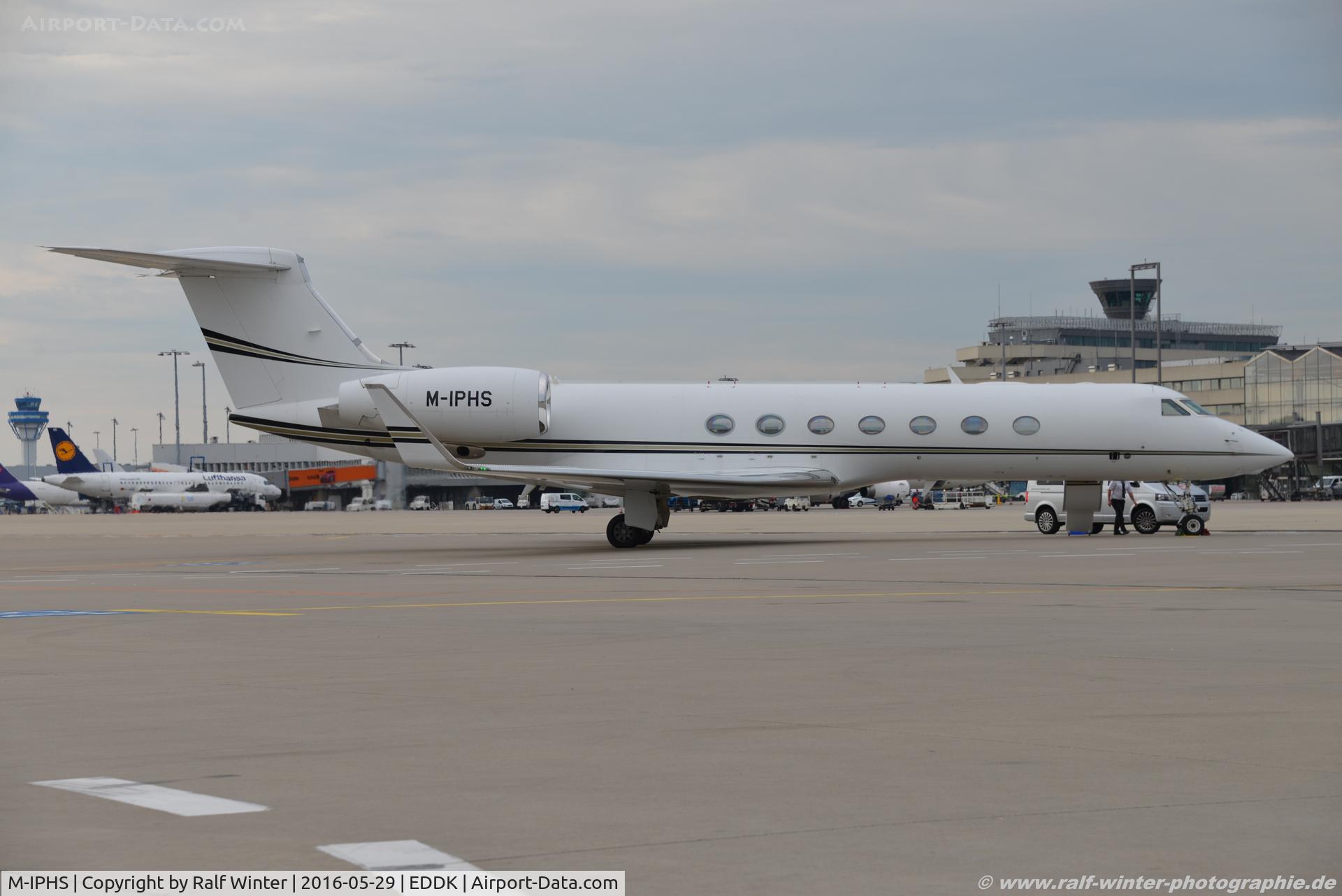 M-IPHS, 2009 Gulfstream Aerospace GV-SP (G550) C/N 5246, Gulfstream GV-SP G550 - Islands Aviation - 5246 - M-IPHS - 29.05.2016 - CGN