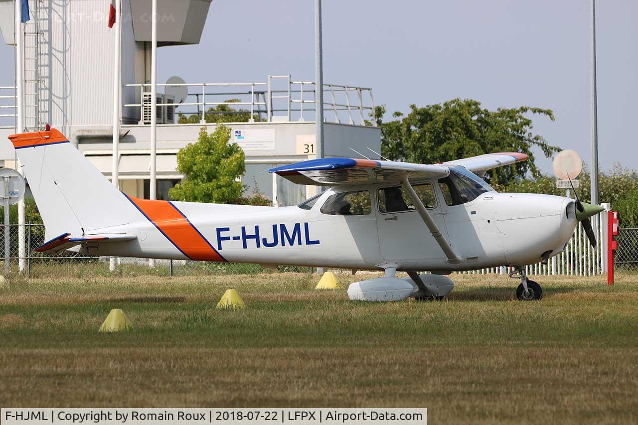 F-HJML, Cessna 172R C/N 17280957, Parked