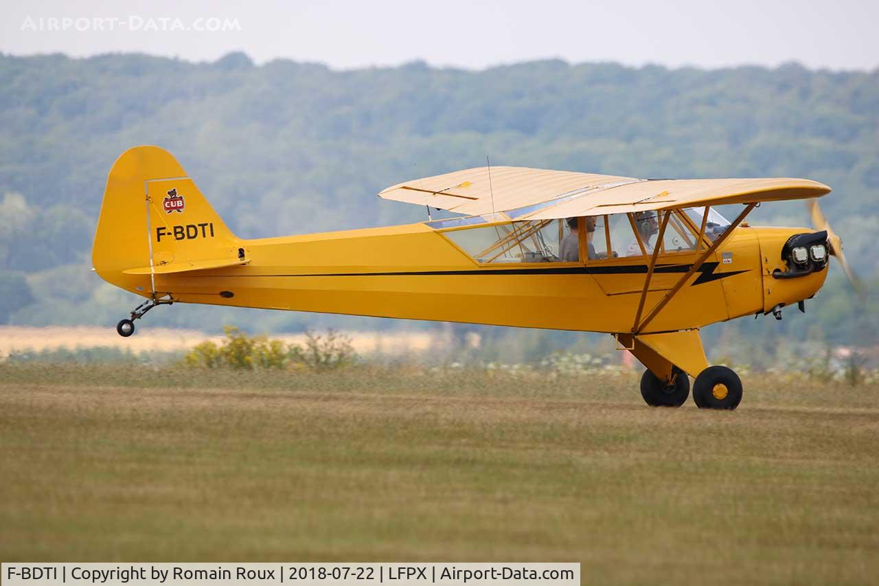 F-BDTI, 1945 Piper L-4J Grasshopper (J3C-65D) C/N 13181, Landing