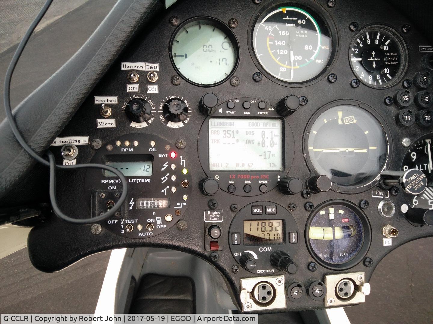 G-CCLR, 2003 Schleicher ASH-26E C/N 26209, Panel in 2017