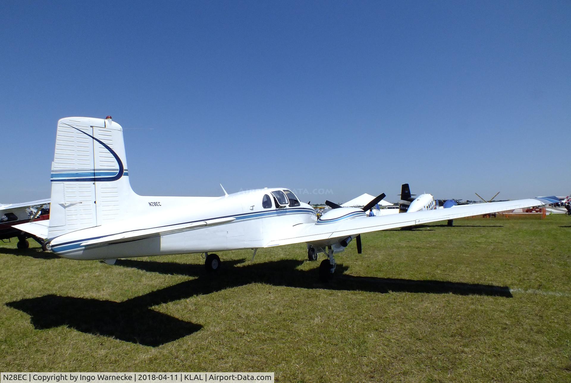 N28EC, 1960 Beech D50C Twin Bonanza C/N DH-285, Beechcraft D50C Twin Bonanza at 2018 Sun 'n Fun, Lakeland FL