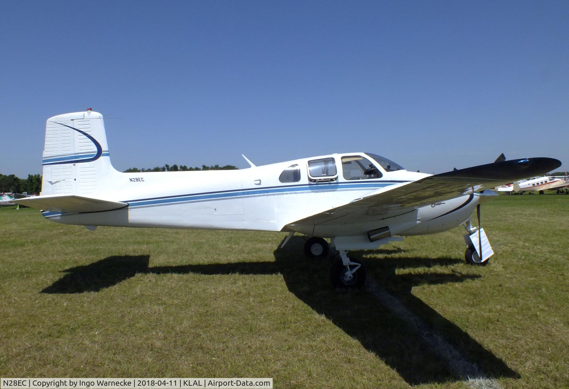 N28EC, 1960 Beech D50C Twin Bonanza C/N DH-285, Beechcraft D50C Twin Bonanza at 2018 Sun 'n Fun, Lakeland FL