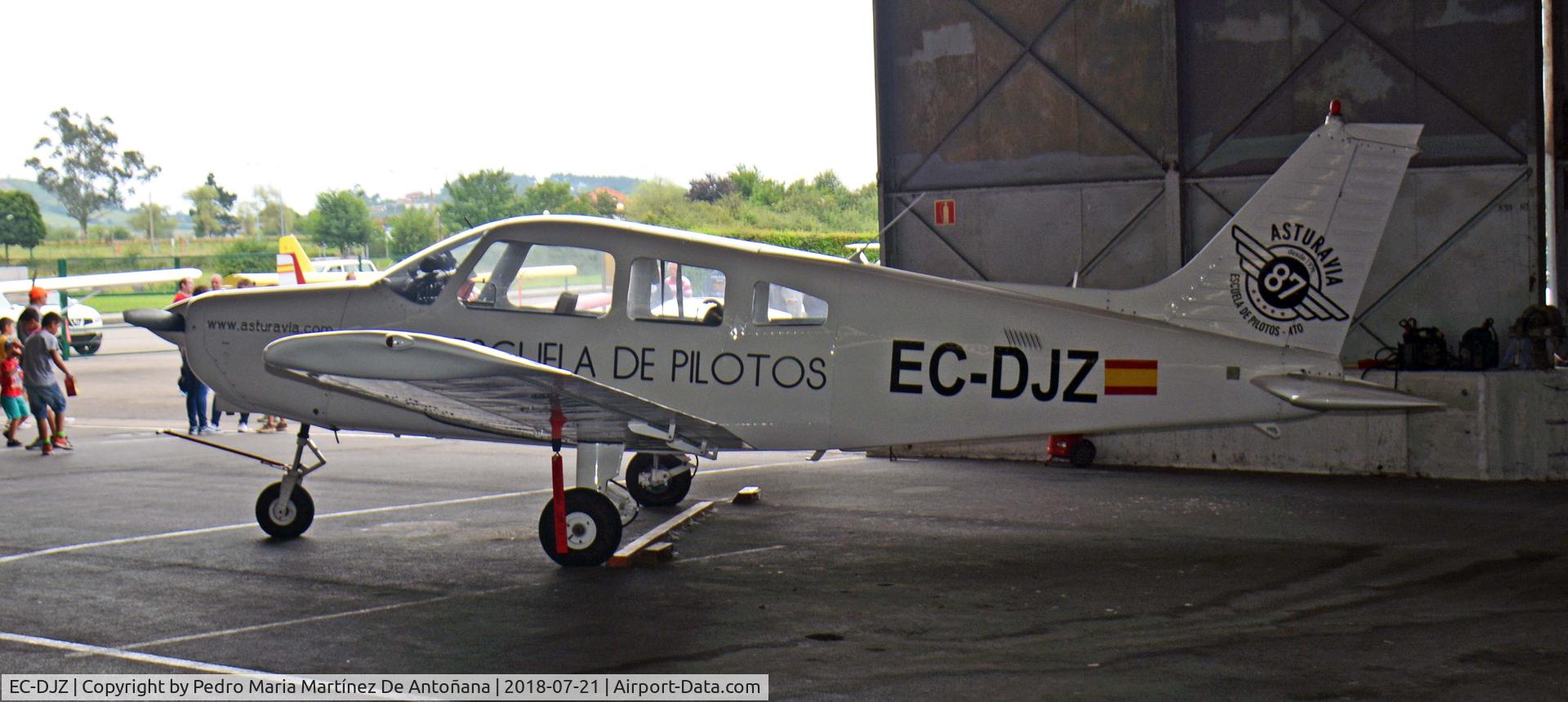 EC-DJZ, 1980 Piper PA-28-161 Warrior II C/N 28-8016267, Aeródromo de La Morgal - Asturias - España