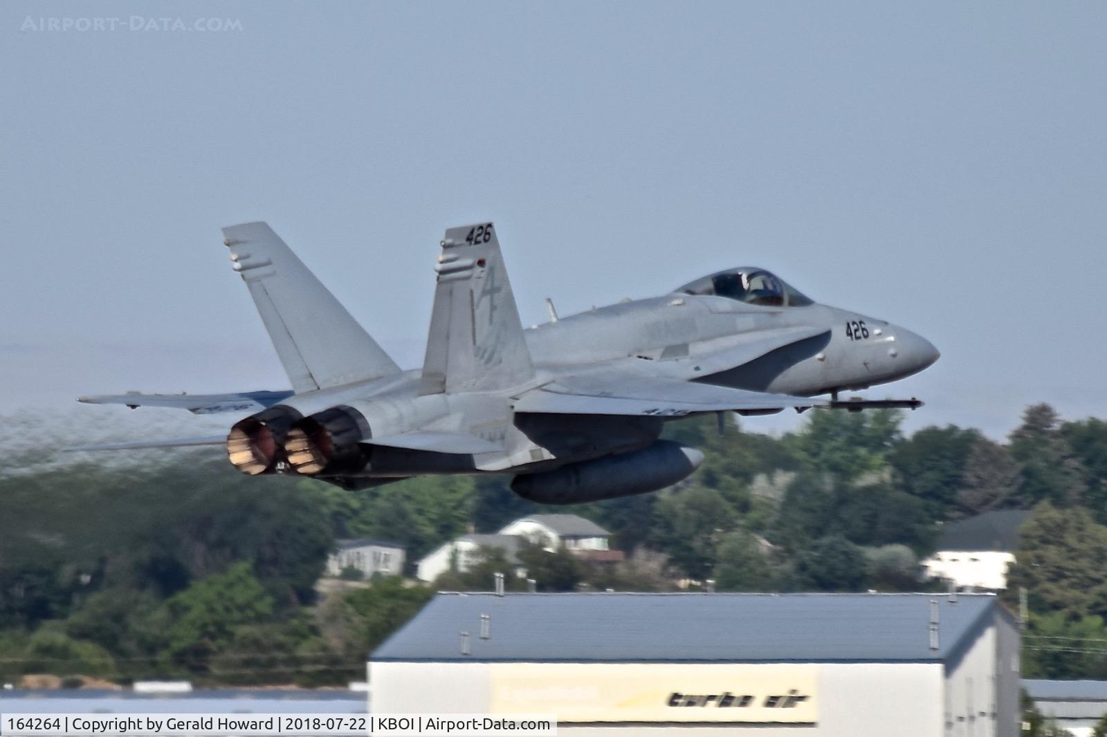 164264, 1991 McDonnell Douglas F/A-18C Hornet C/N 1027/C243, Departing BOI.  VFA-204 