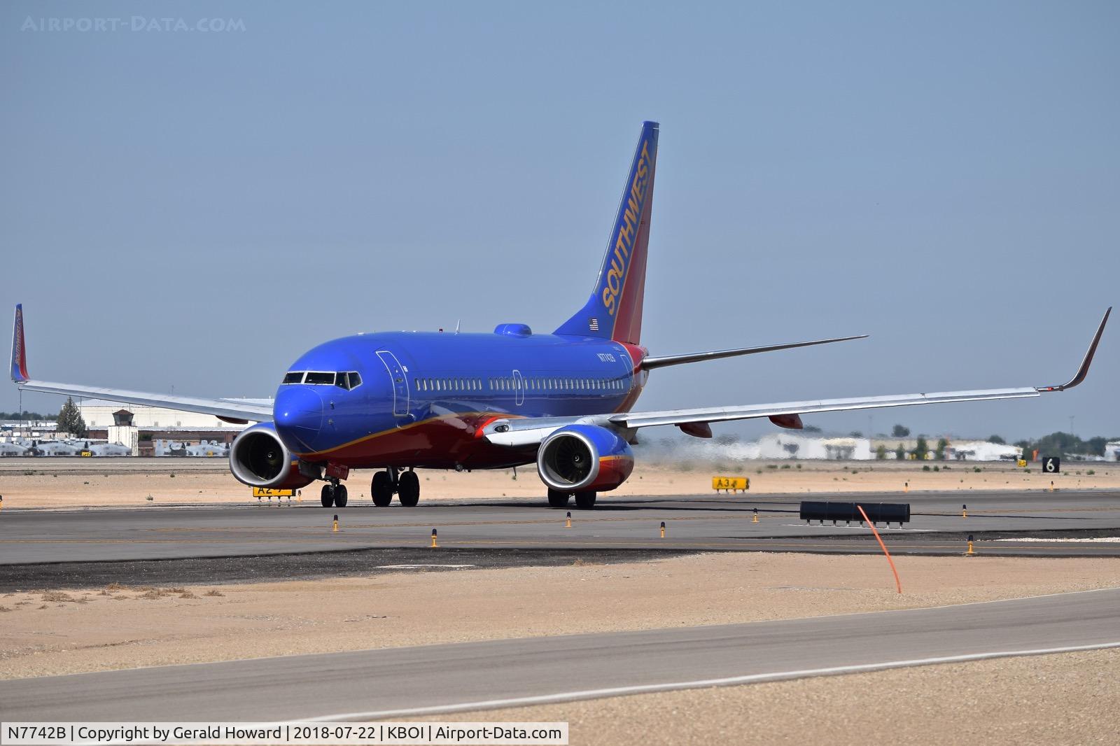 N7742B, 2007 Boeing 737-7BD C/N 33928, Taxiing on Alpha for RWY 28R.