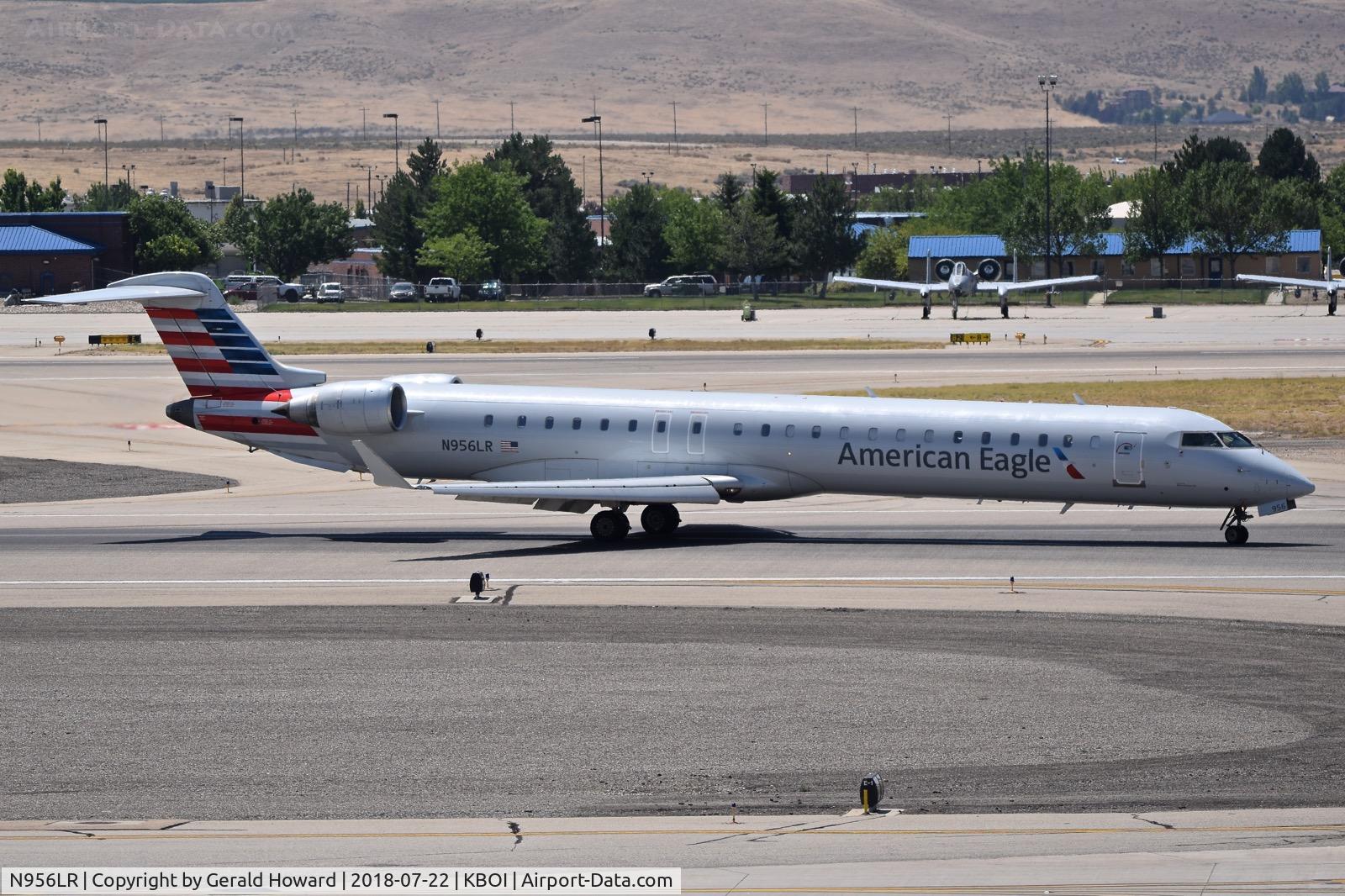 N956LR, 2005 Bombardier CRJ-900ER (CL-600-2D24) C/N 15056, Turning off RWY 28R.