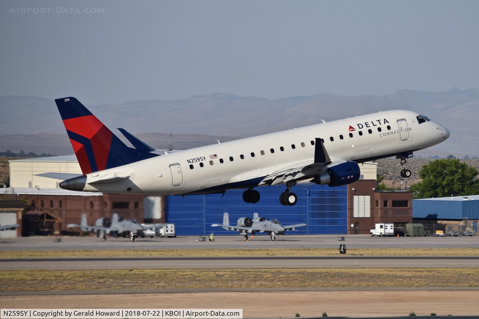 N259SY, 2017 Embraer 175LR (ERJ-170-200LR) C/N 17000656, Take off from RWY 28R.