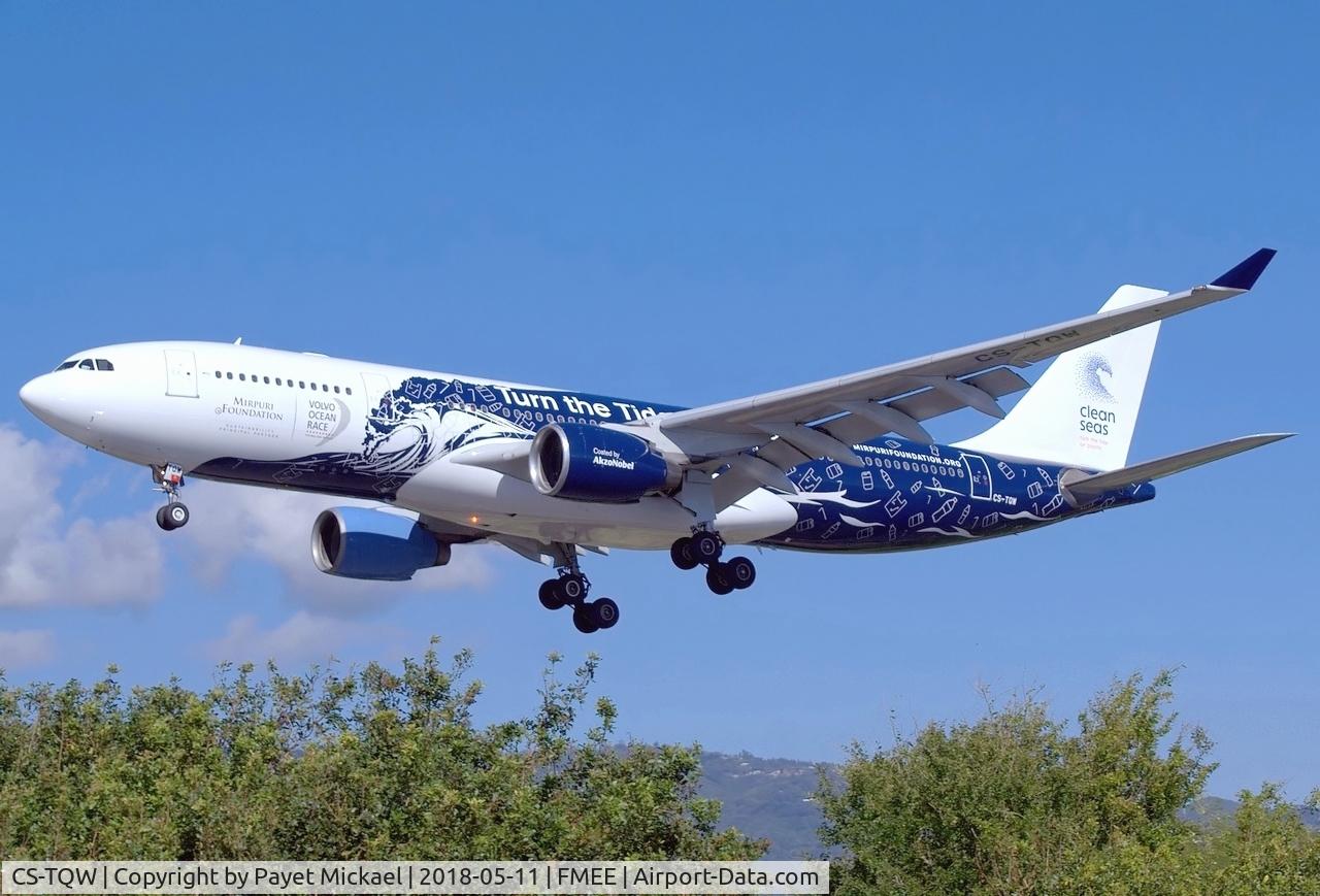 CS-TQW, 1999 Airbus A330-223 C/N 262, Landing rwy 14