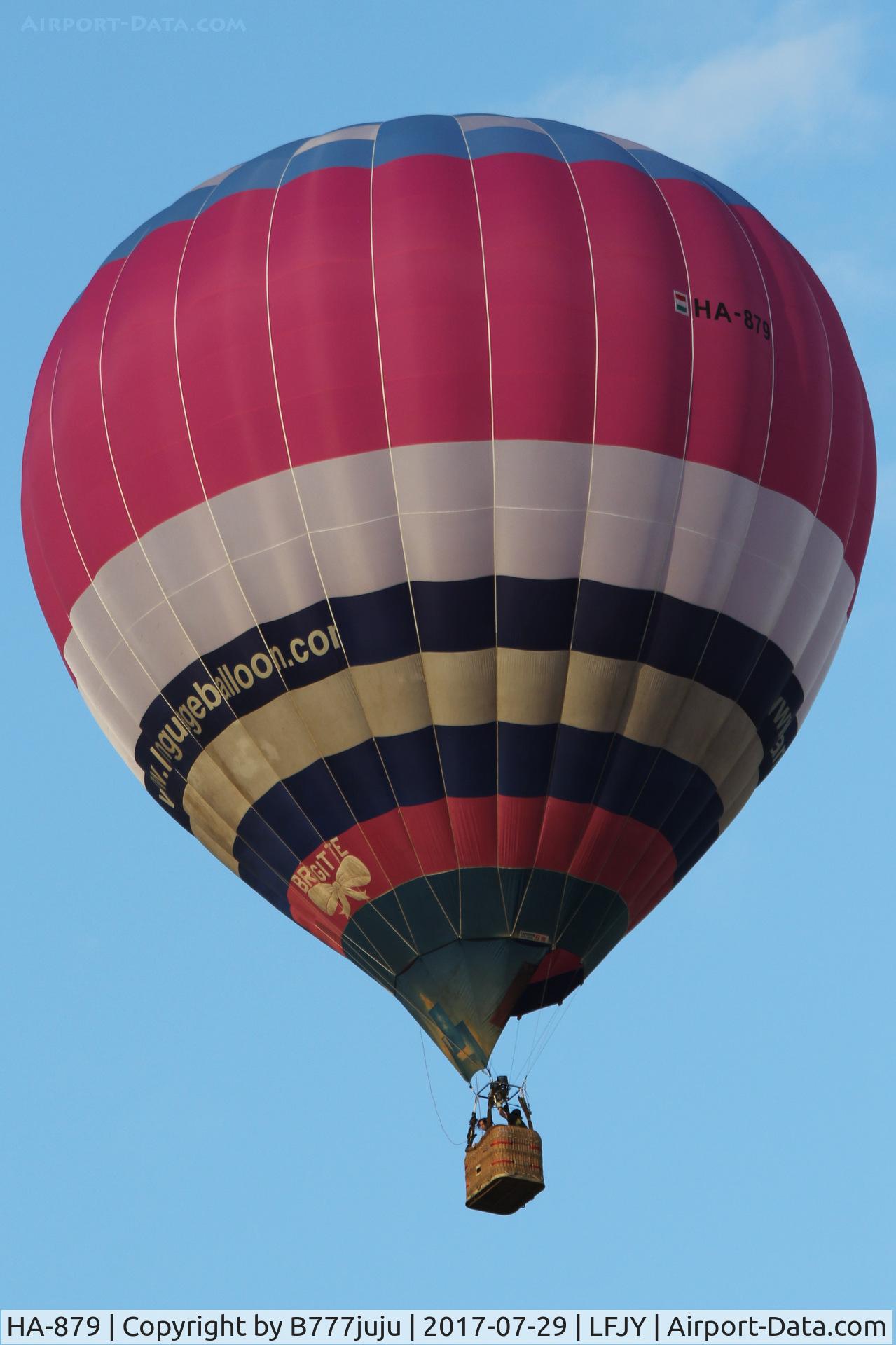 HA-879, 2001 Cameron Balloons Z-90 C/N 10046, at Chambley