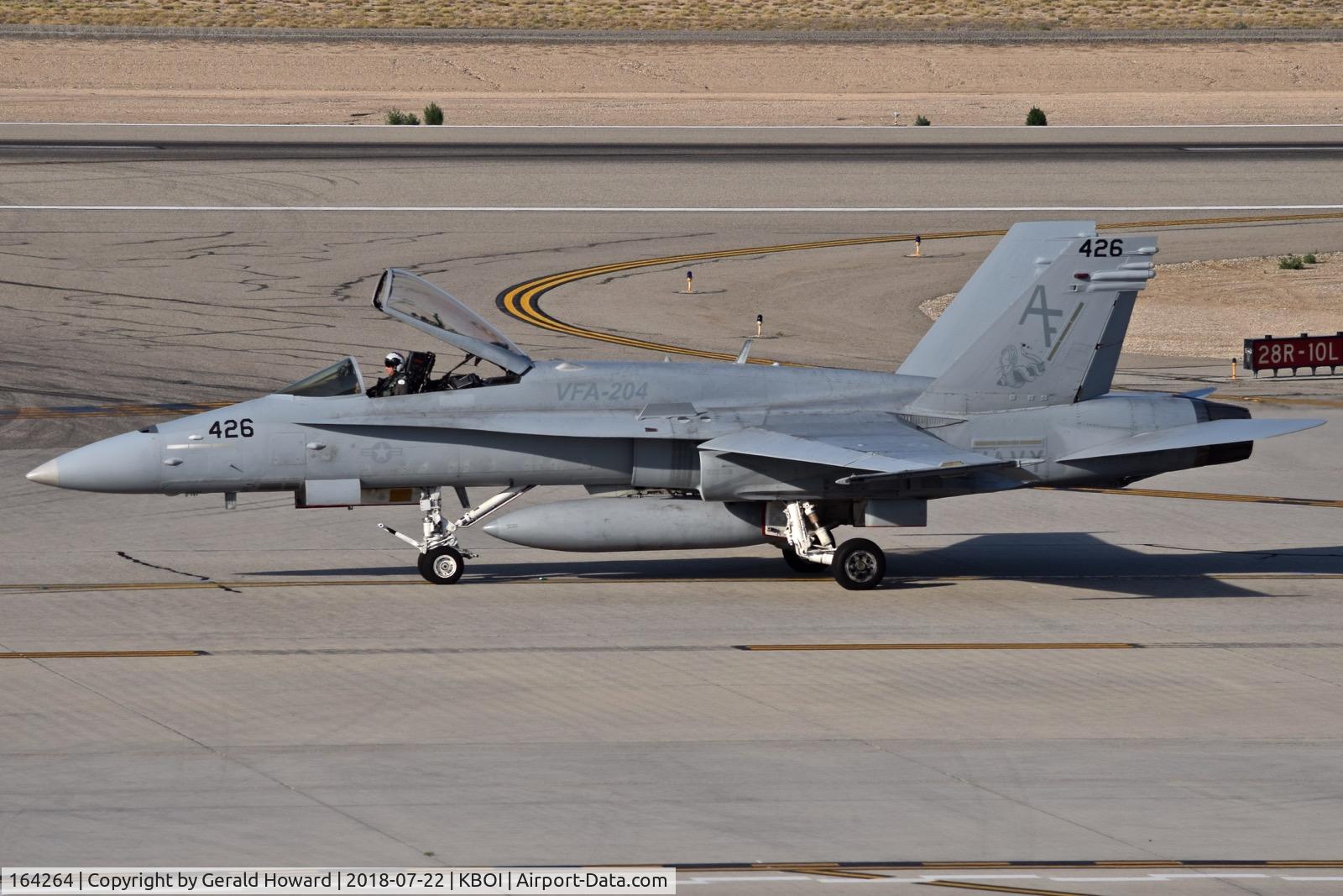 164264, 1991 McDonnell Douglas F/A-18C Hornet C/N 1027/C243, Taxiing on Alpha.  VFA-204 