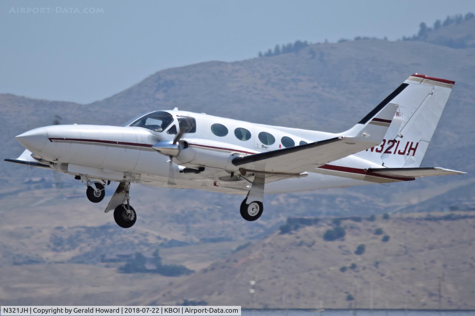N321JH, 1978 Cessna 414A Chancellor C/N 414A0063, Climb out from RWY 28L.