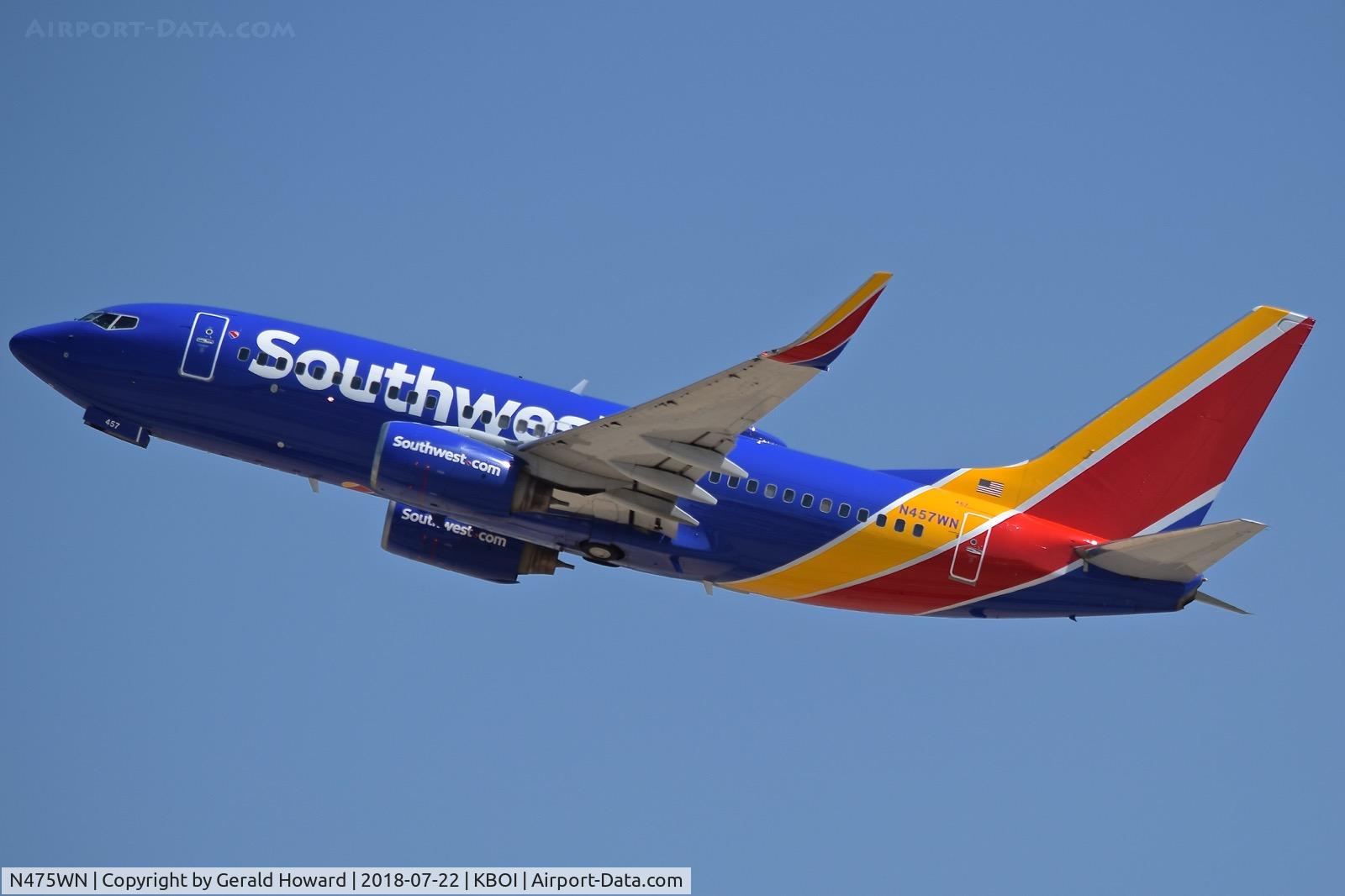 N475WN, 2004 Boeing 737-7H4 C/N 32474, Take off from RWY 28R.