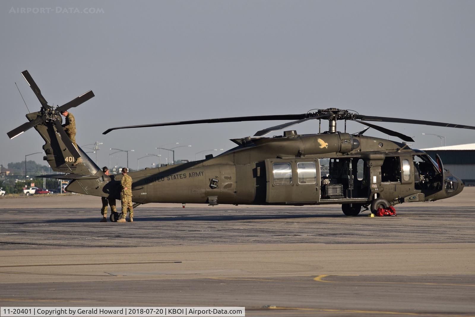 11-20401, 1993 Sikorsky UH-60L Black Hawk C/N unknown, Pre flight on the north GA ramp.