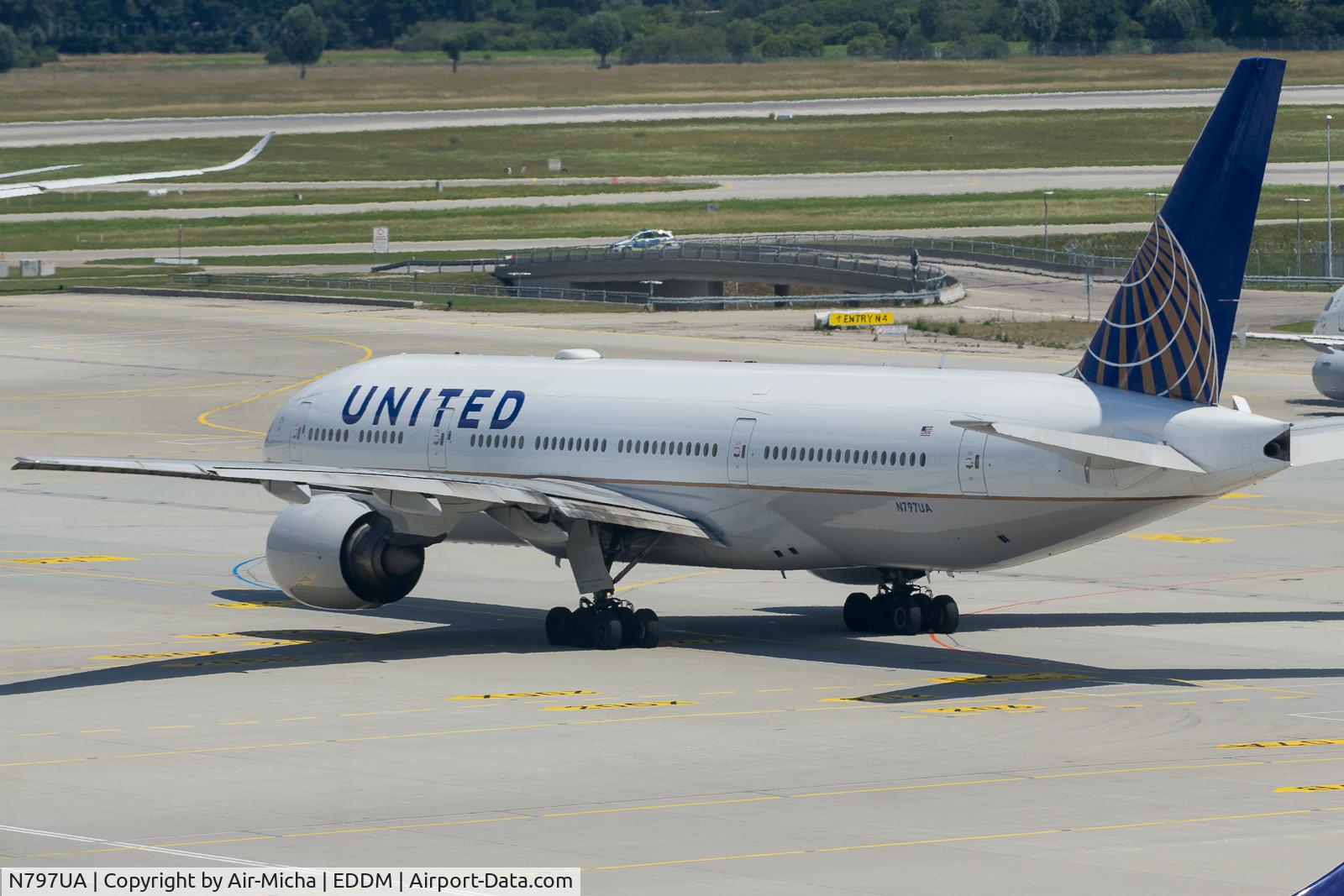 N797UA, 1998 Boeing 777-222 C/N 26924, United Airlines
