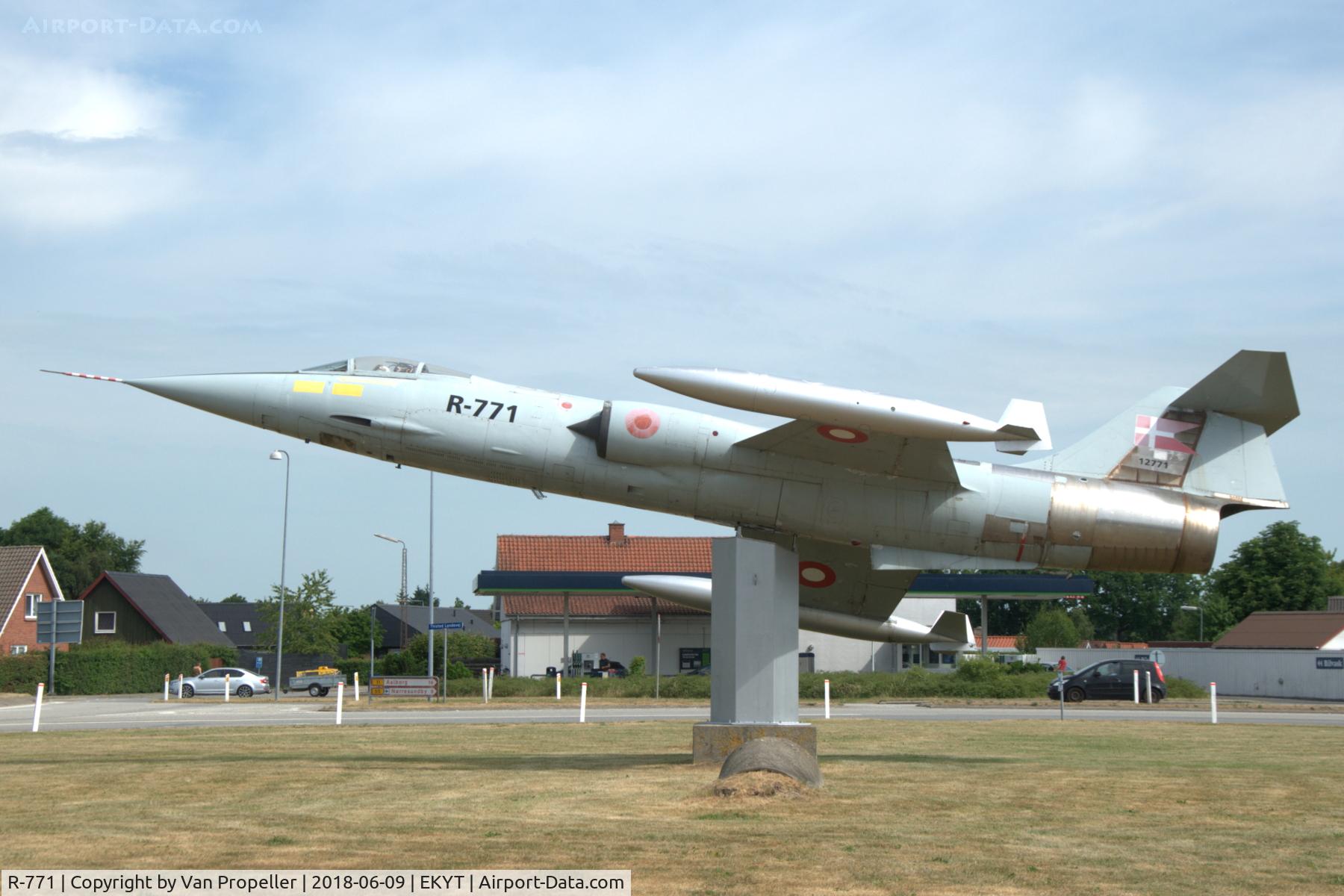 R-771, 1962 Canadair CF-104 Starfighter C/N 683A-1071/12771, Lockheed CF-104 Starfighter of the Royal Danish Air Force mounted on a pedestal at Aalborg Air Base, Denmark