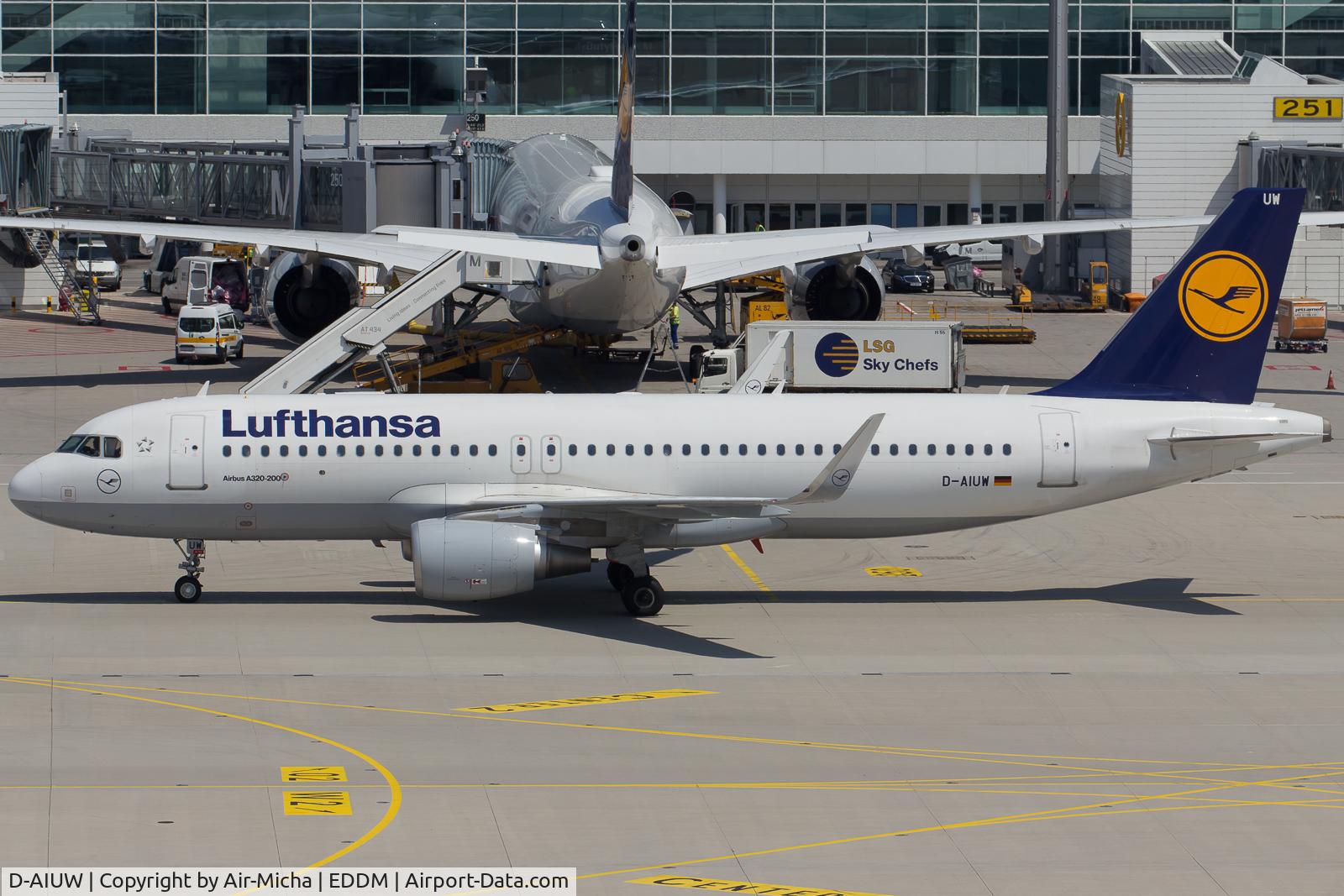 D-AIUW, 2016 Airbus A320-214 C/N 7251, Lufthansa