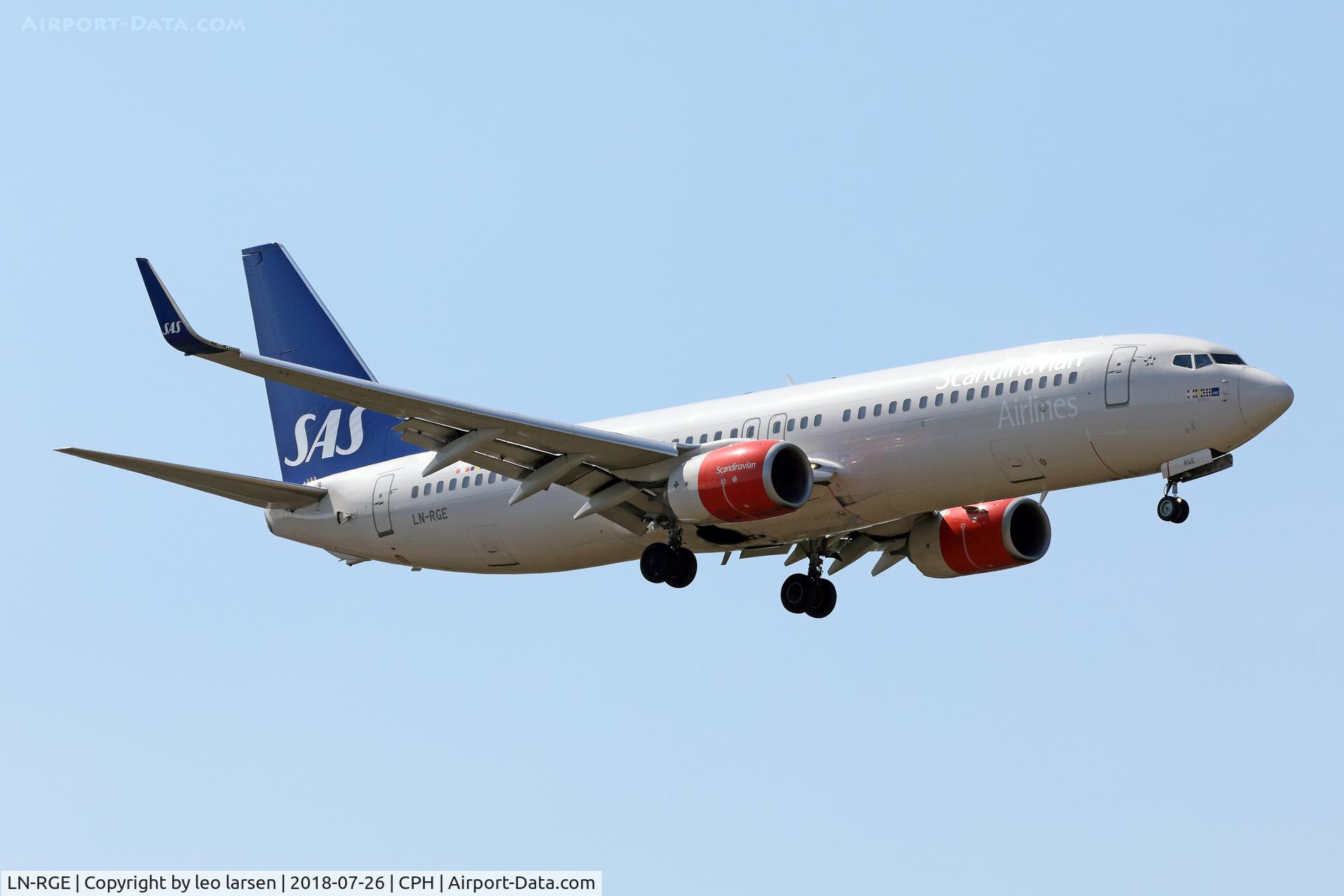 LN-RGE, 2013 Boeing 737-883 C/N 38037, Copenhagen 26.7.2018 L/D R-04L