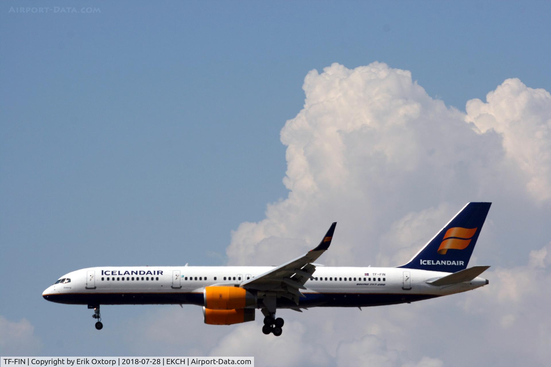 TF-FIN, 1997 Boeing 757-208 C/N 28989, TF-FIN landing rw 22L