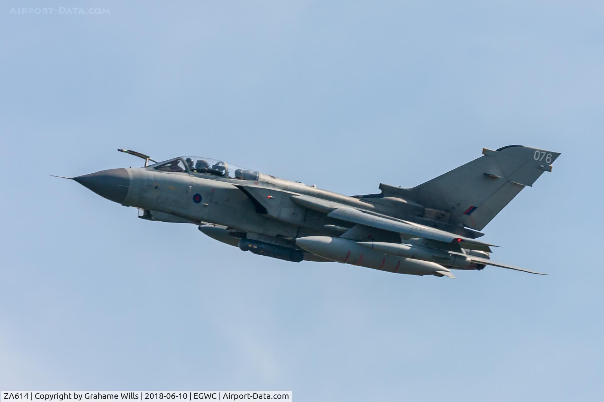 ZA614, 1982 Panavia Tornado GR.4 C/N 153/BS050/3078, Panavia Tornado GR4 ZA614/076 Marham Wing RAF Cosford Air Show 10/6/18